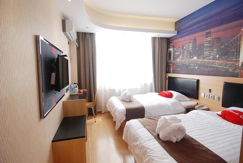 Mainland Chinese Citizens - Family Room photo 3