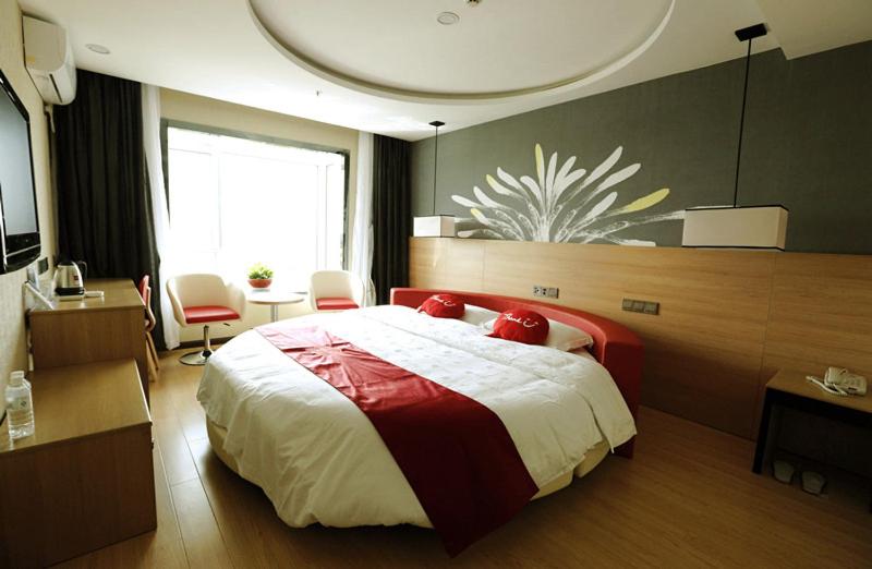 Mainland Chinese Citizens - Flavor Round Bed Room photo 1