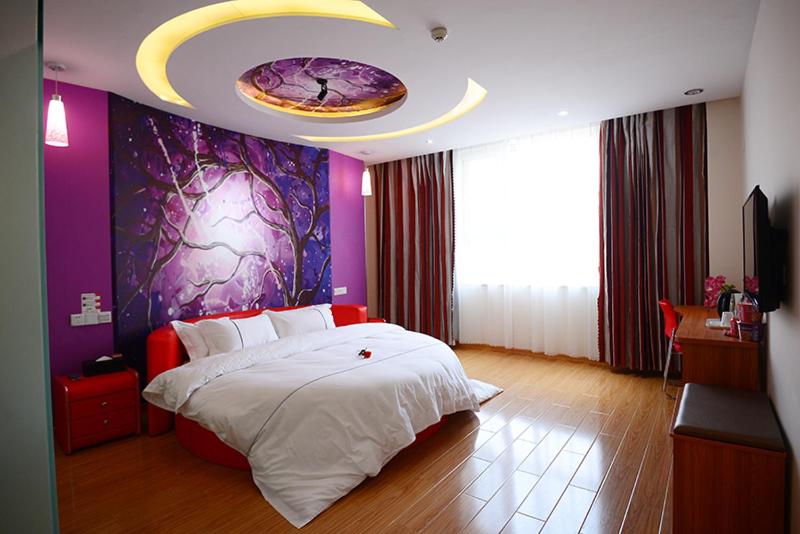 Mainland Chinese Citizens - Flavor Round Bed Room photo 1