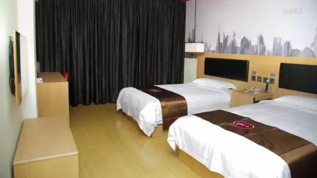 Standard Twin Room photo 2