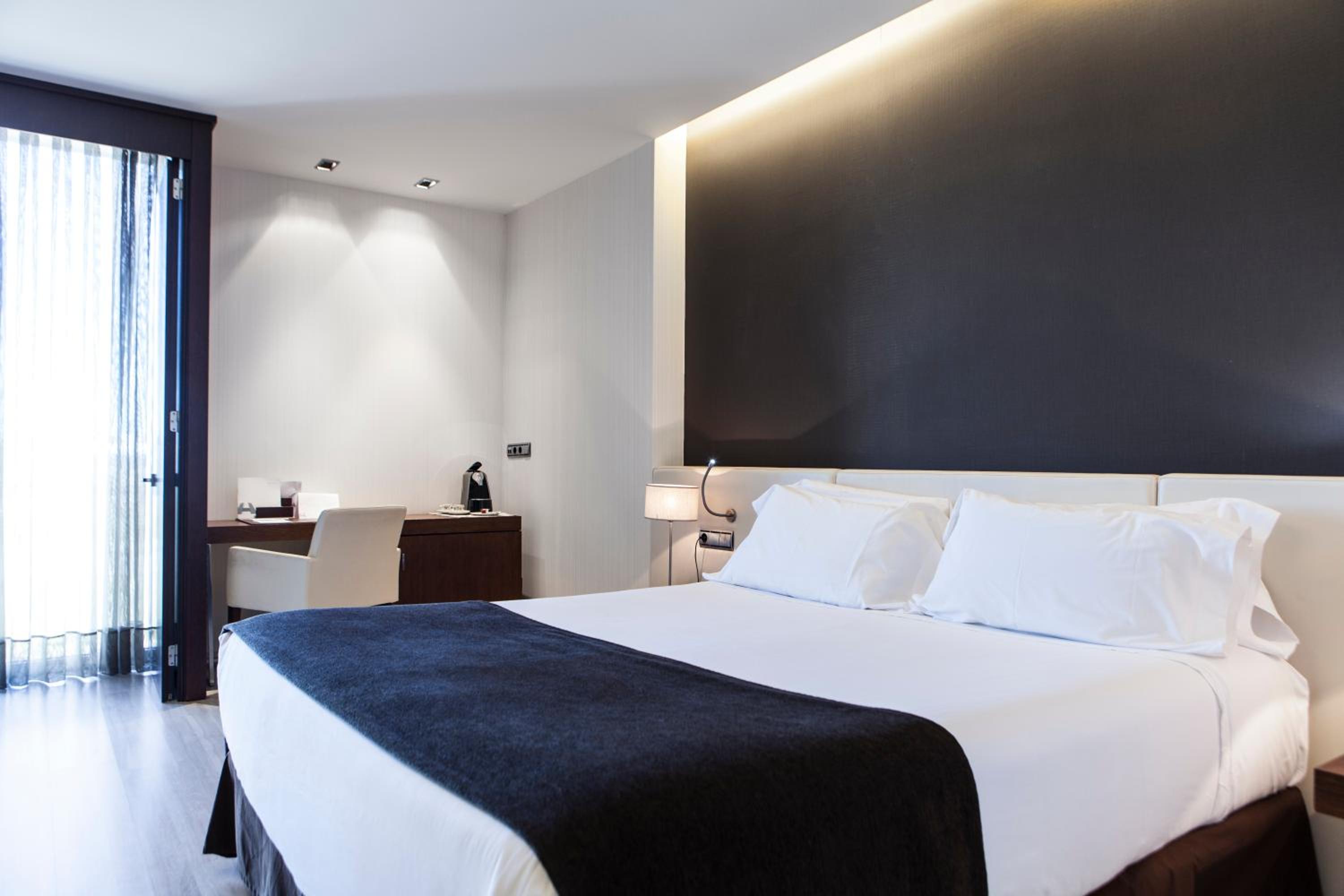 Double Room - Photo 8