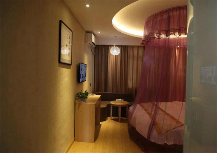 Mainland Chinese Citizens - Flavour Round Bed Room photo 1