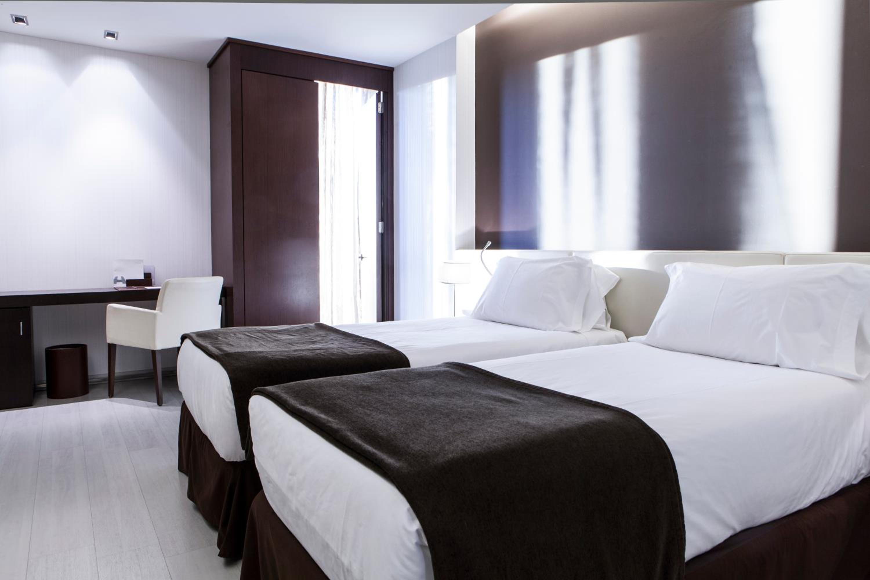 Double Room with Parking - Photo 2