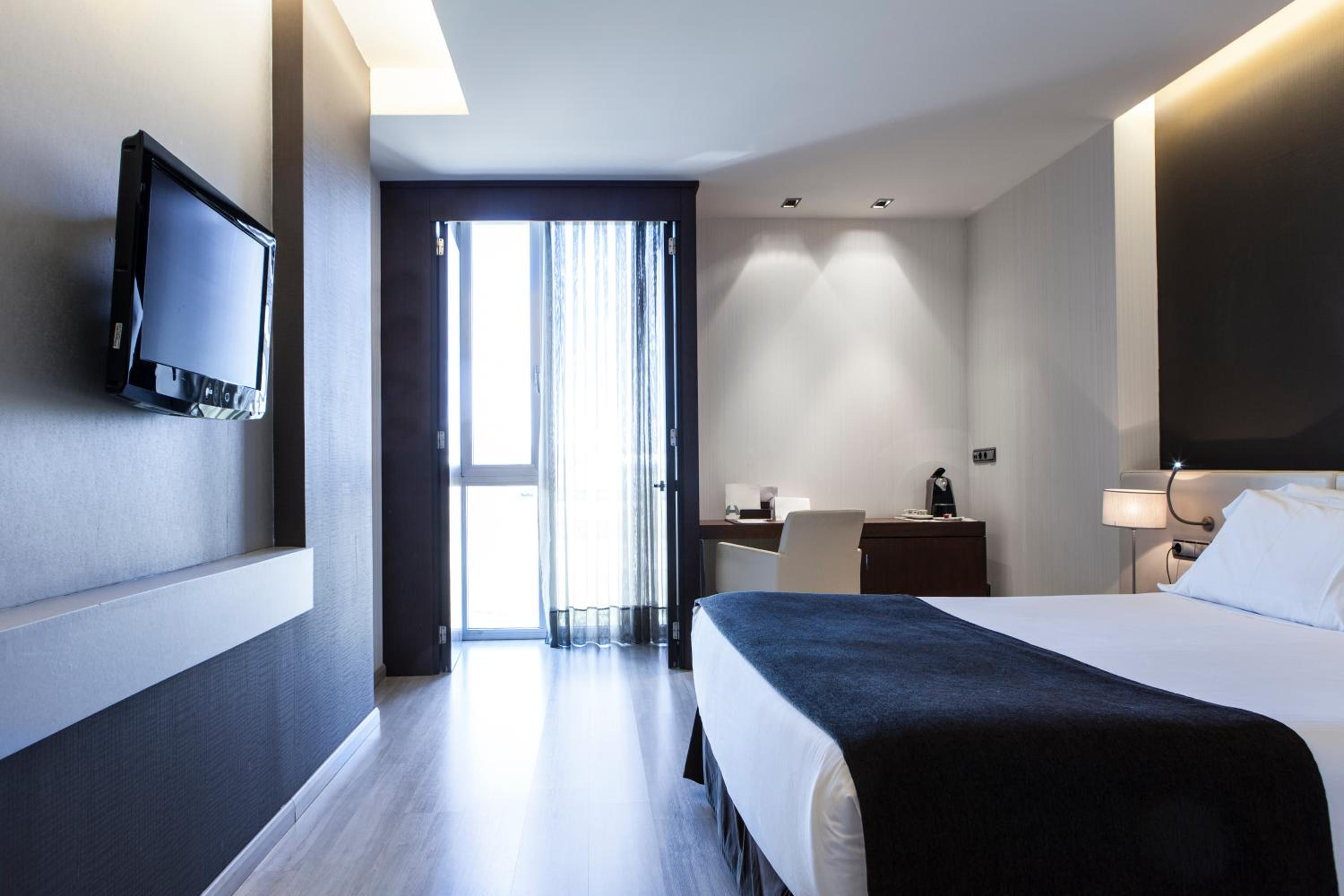 Double Room - Photo 9