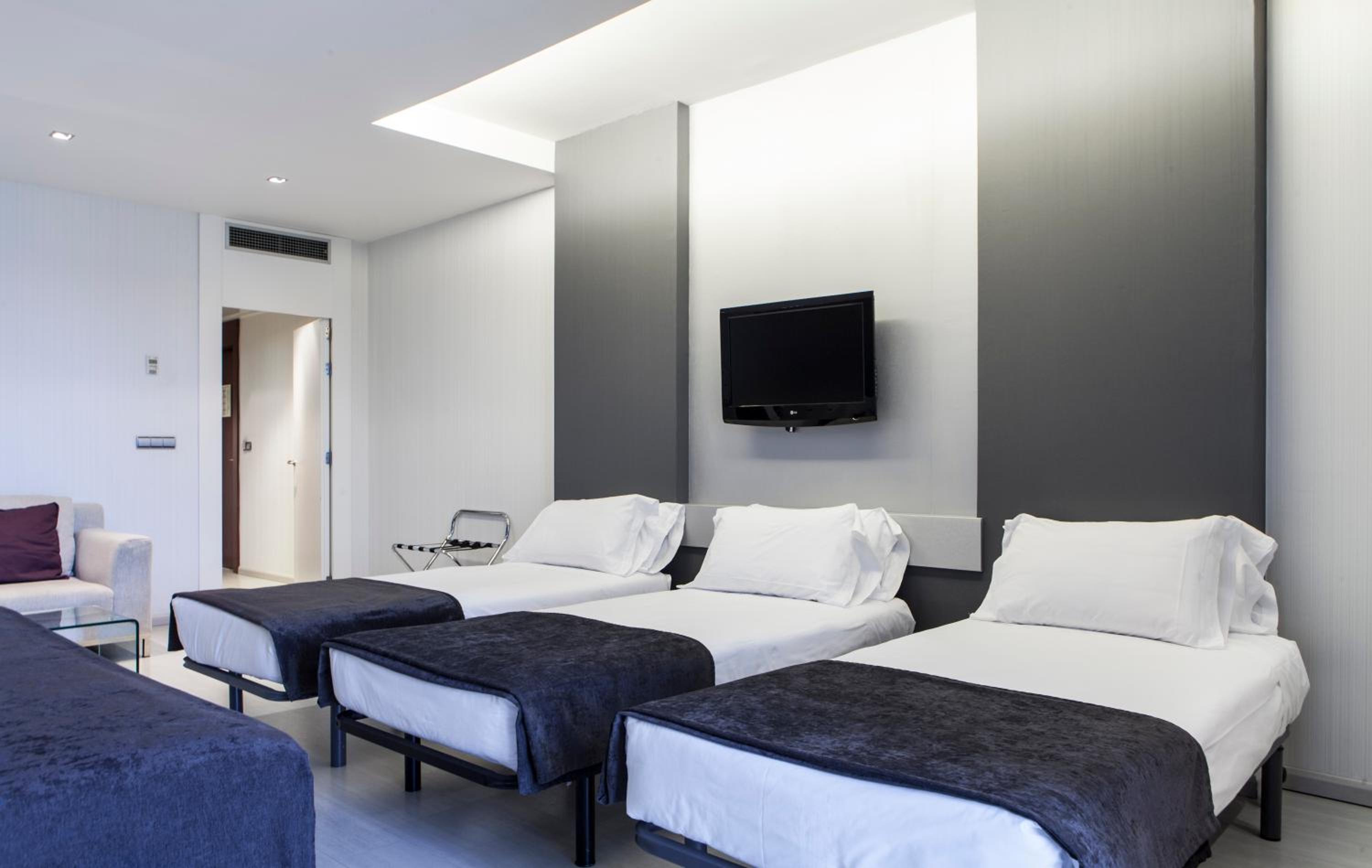 Superior Deluxe Double or Twin Room  - Photo 2