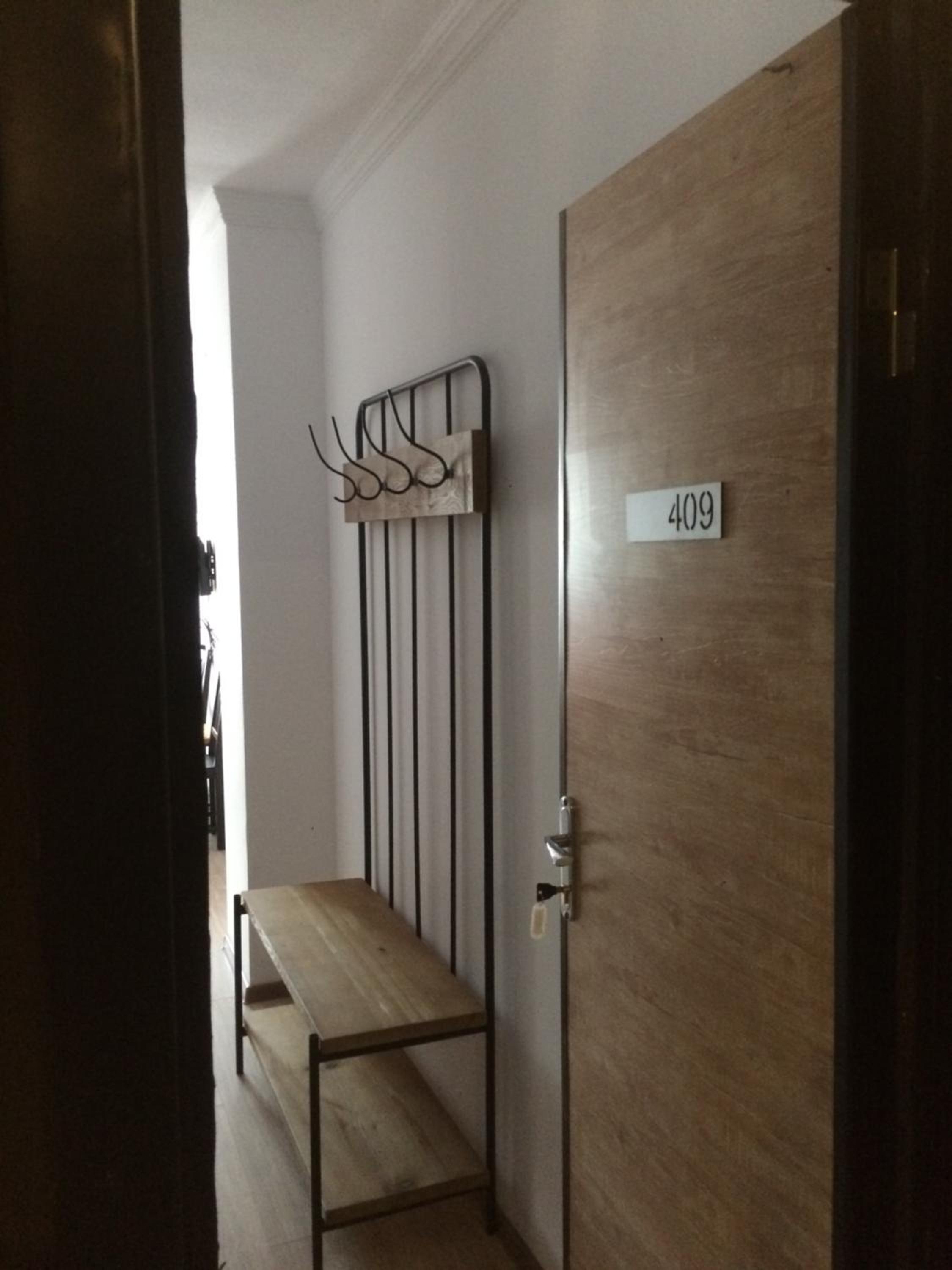 Studio Apartment photo 1