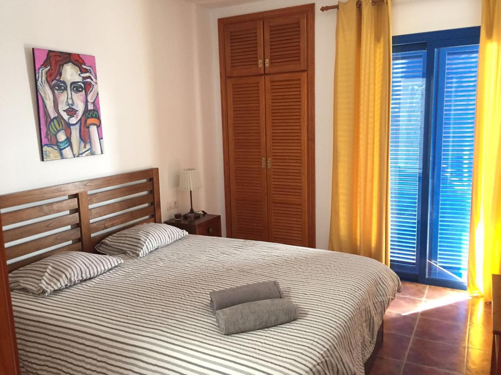 Three-Bedroom House - Photo 7