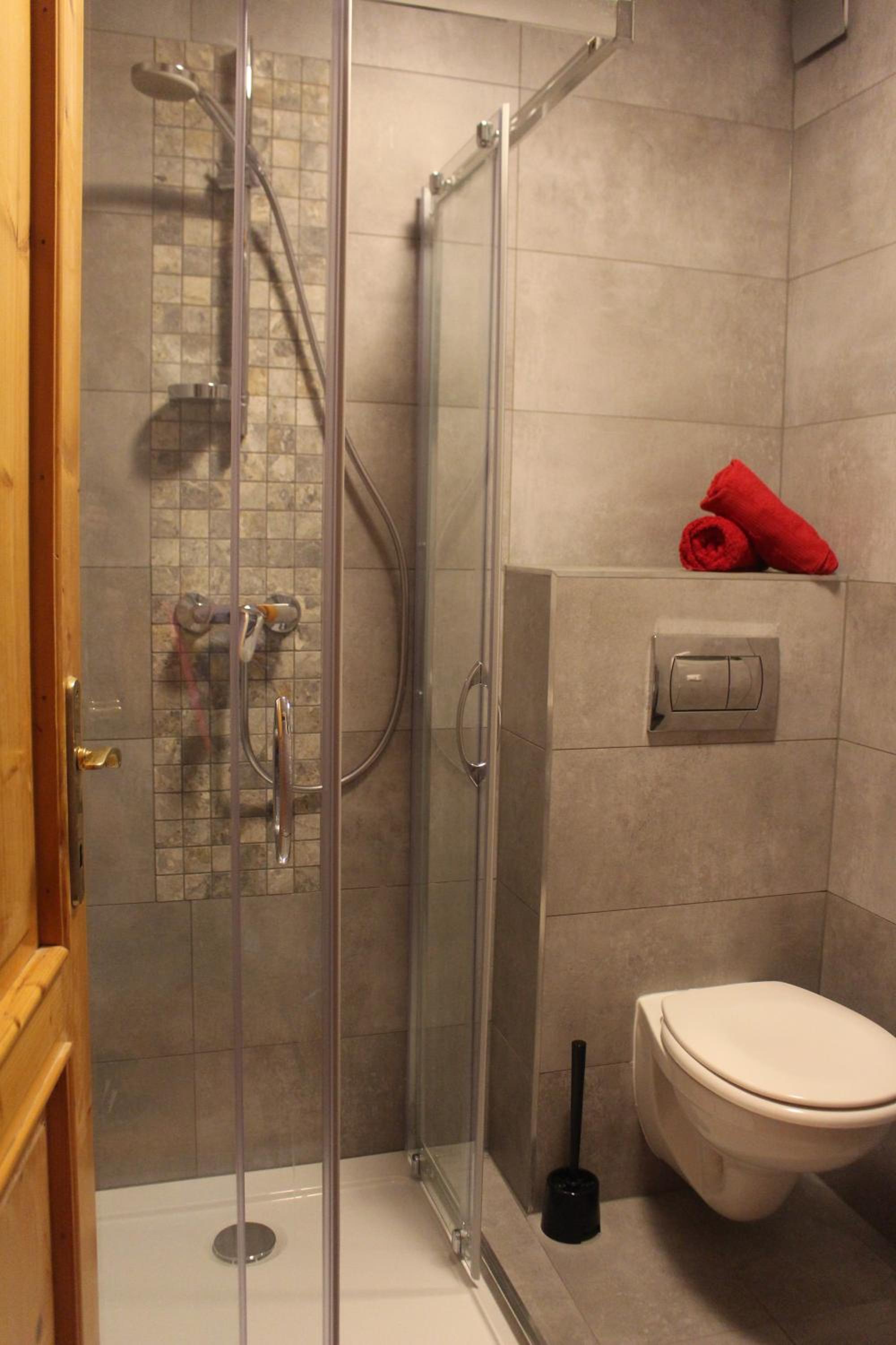 Room with Balcony and Private External bathroom - Photo 2