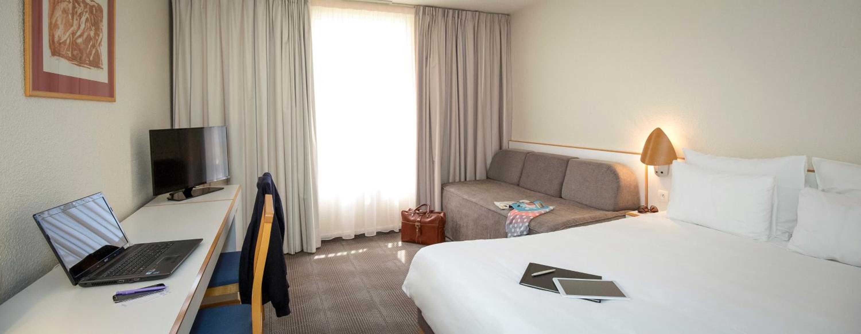 Standard Double Room with Sofa - Photo 1