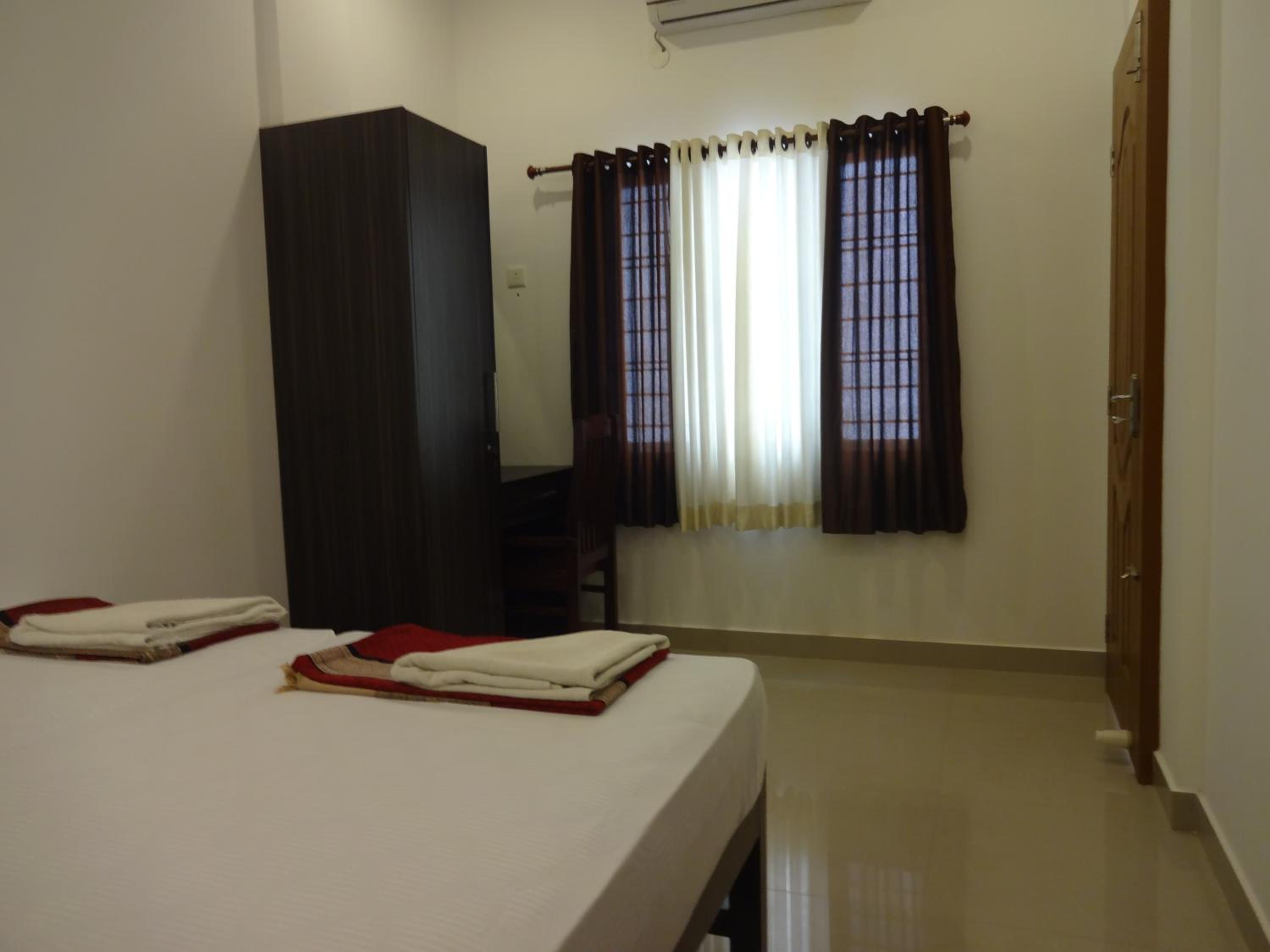Standard Double Room with Fan photo 3