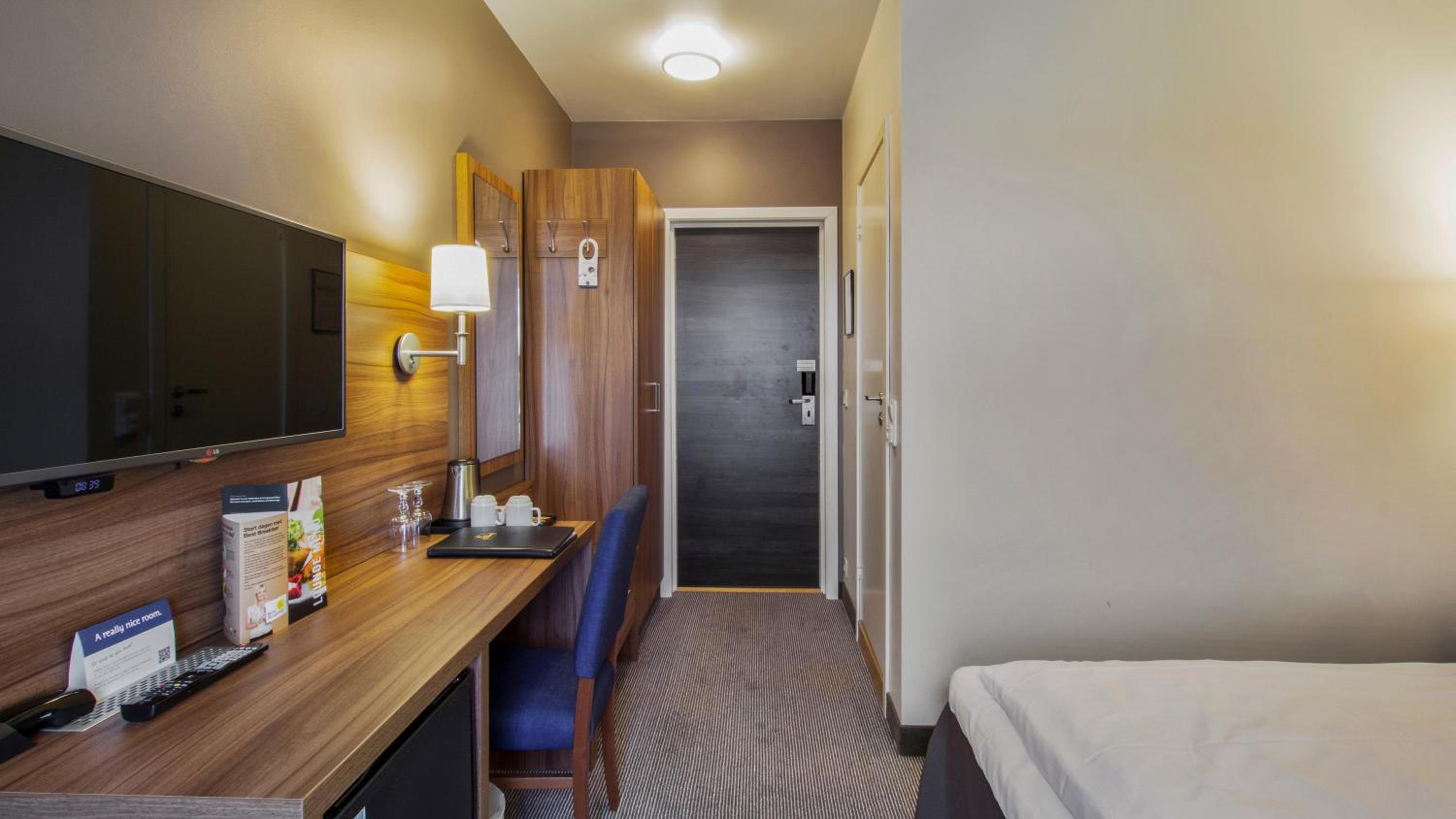 Standard Double Room - Photo 5