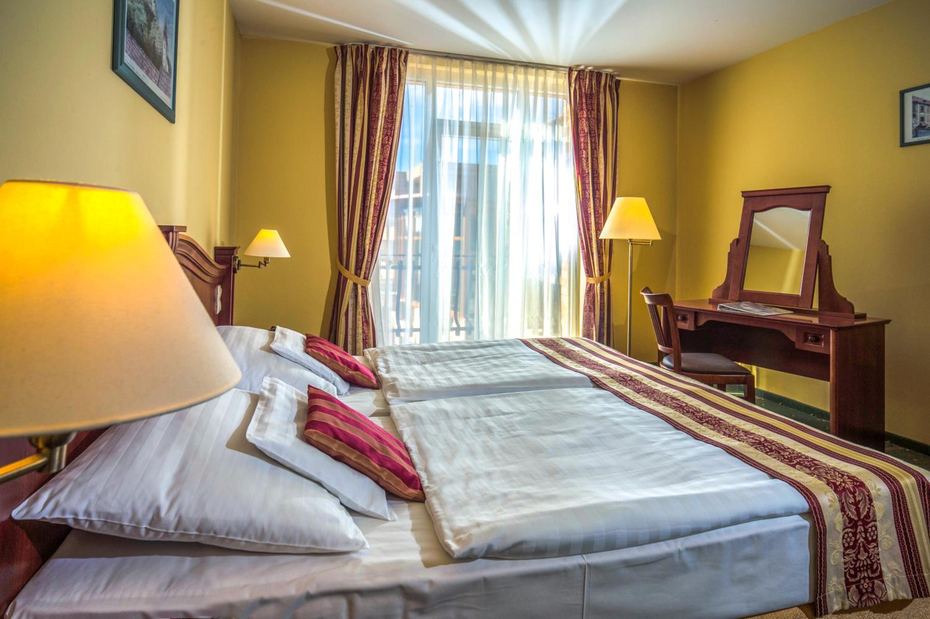 Standard Double Room with Balcony - Photo 2