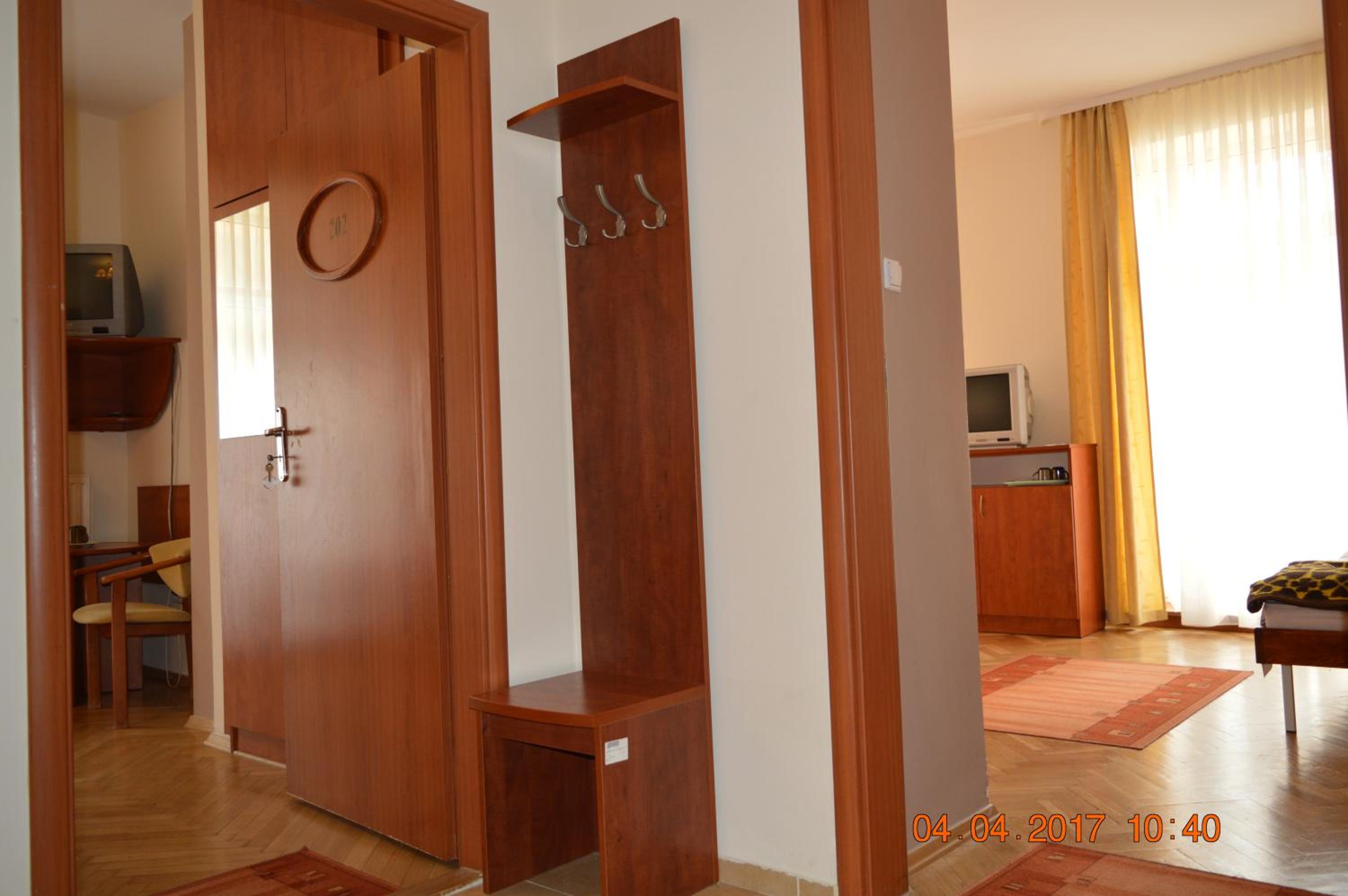 Family Room with Bathroom photo 1