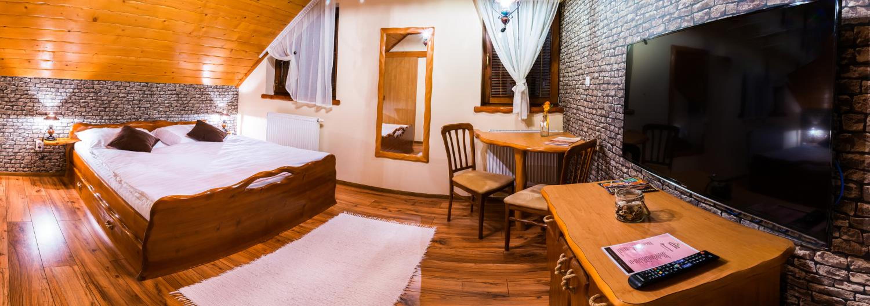 Deluxe Double Room with Bath photo 3