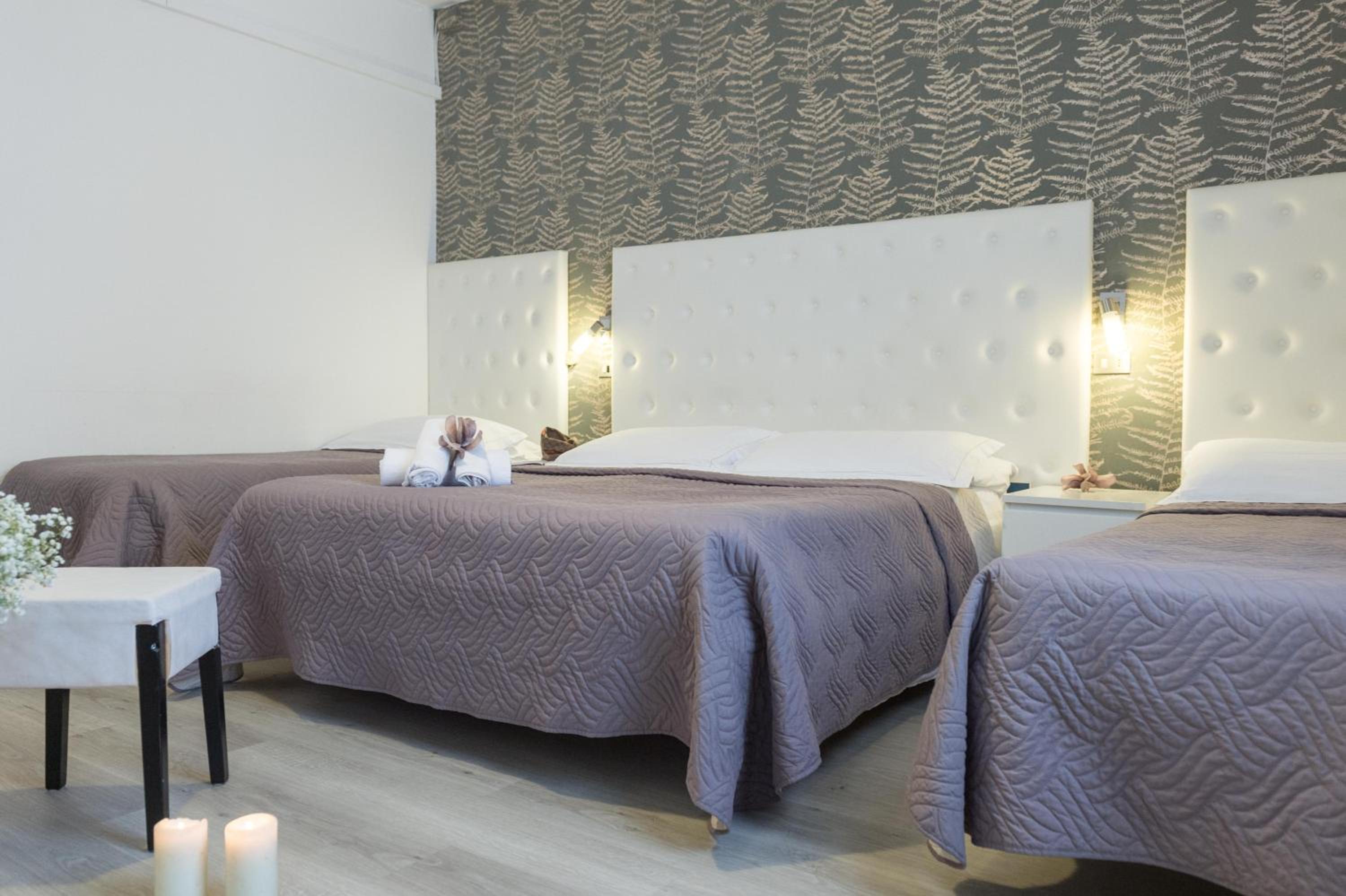 Quadruple Room - Photo 3