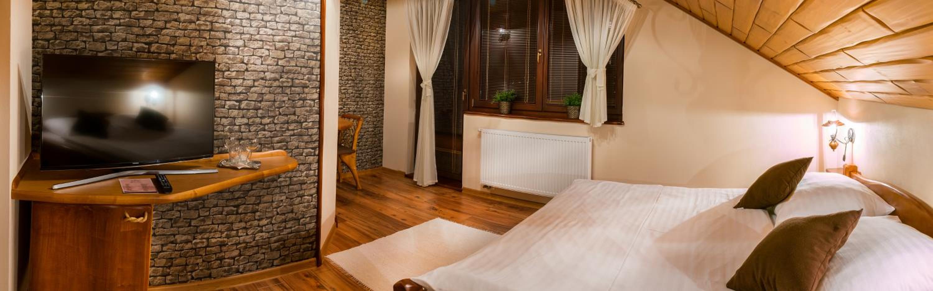 Deluxe Double Room with Balcony photo 2