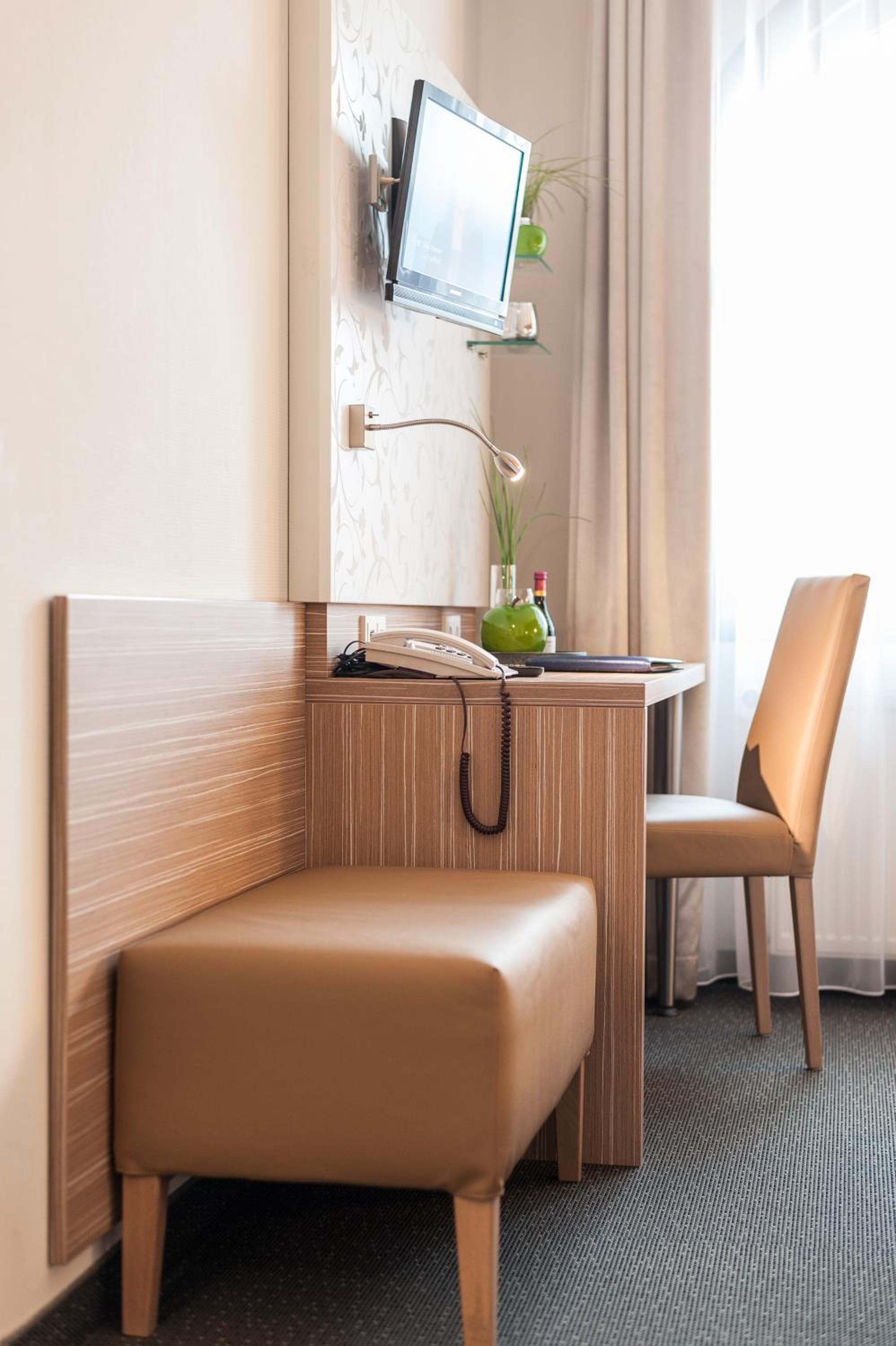 Premium Single Room photo 3