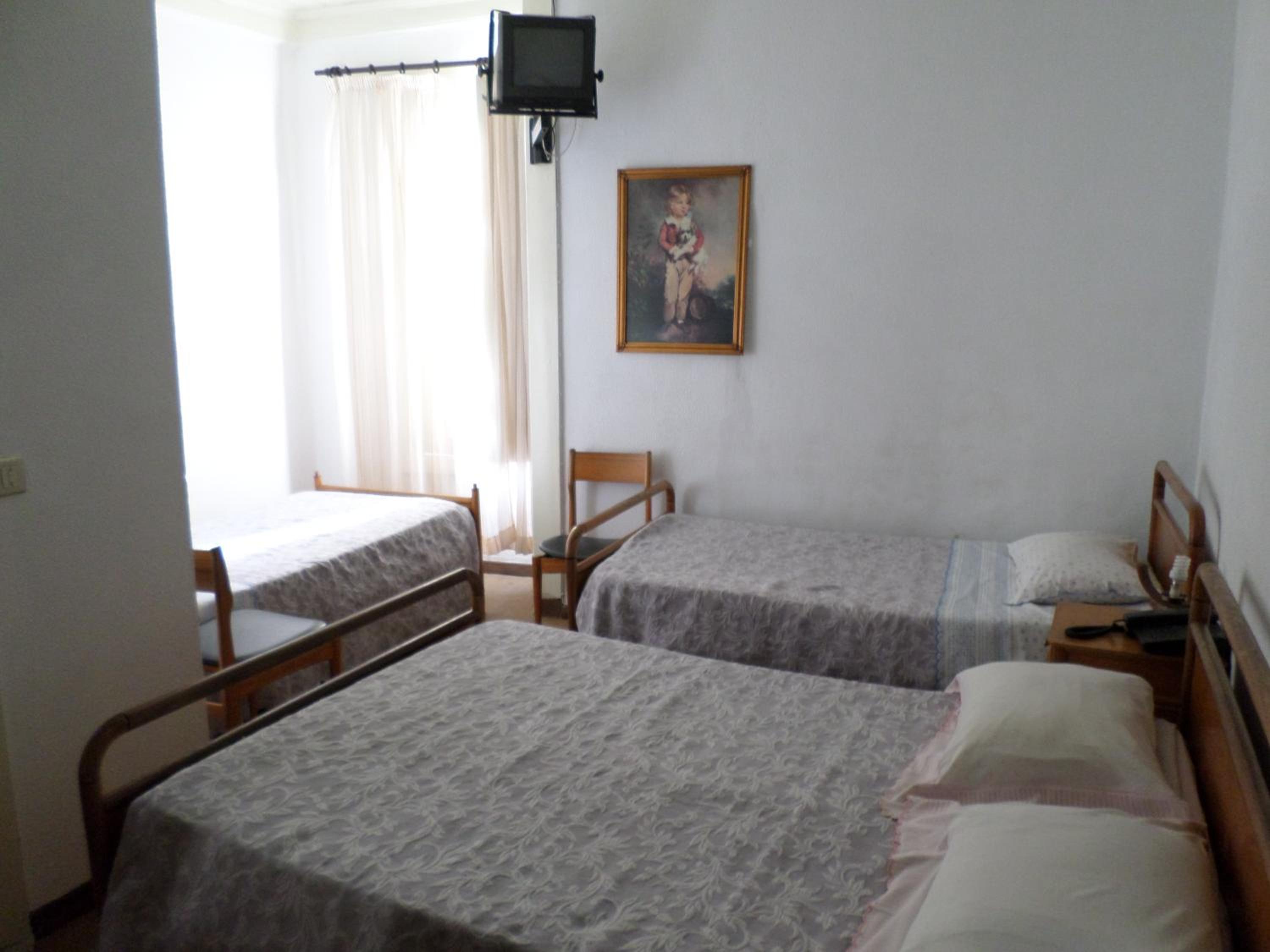 Triple Room with Private Bathroom photo 1