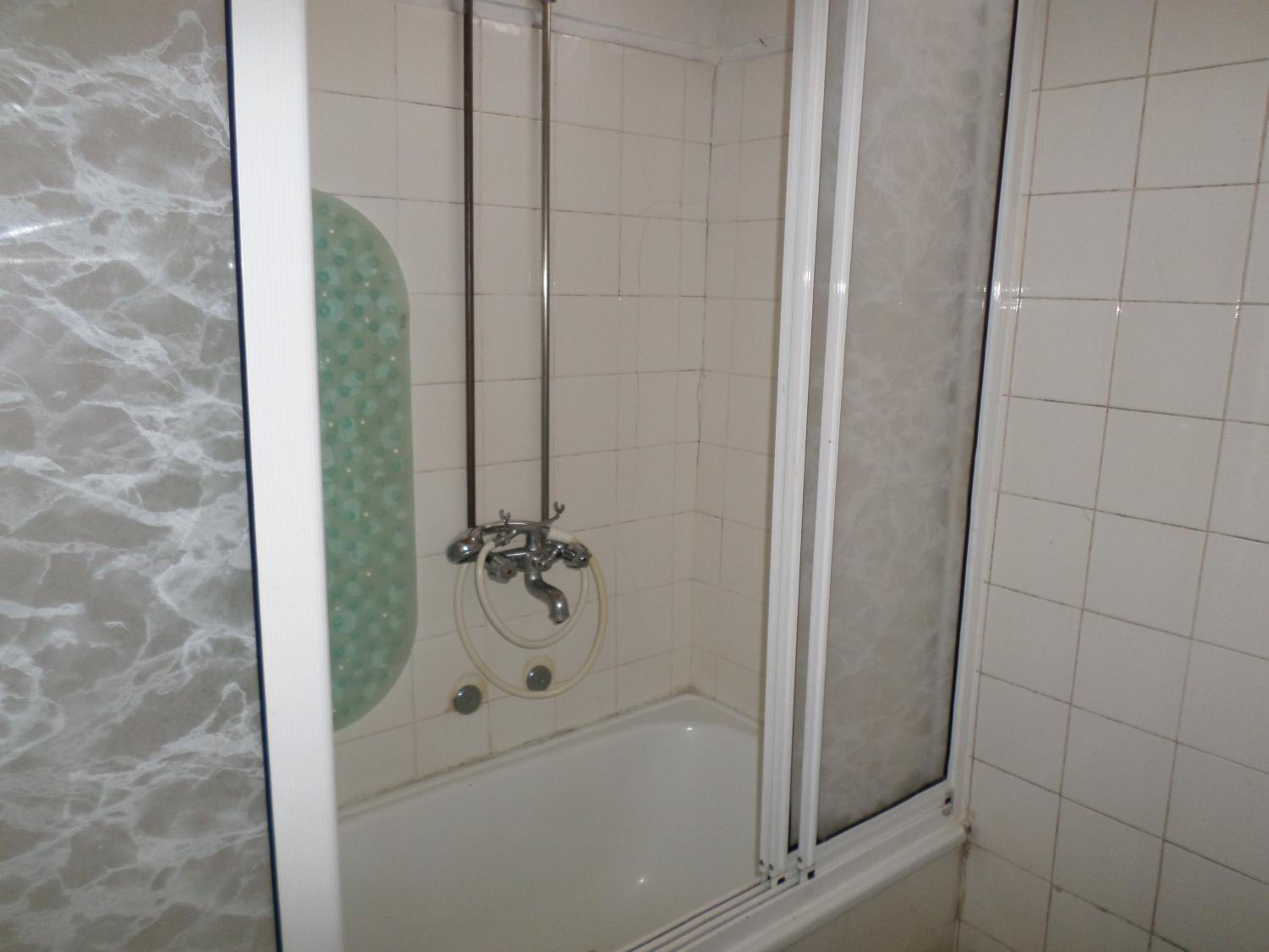 Triple Room with Private Bathroom photo 3