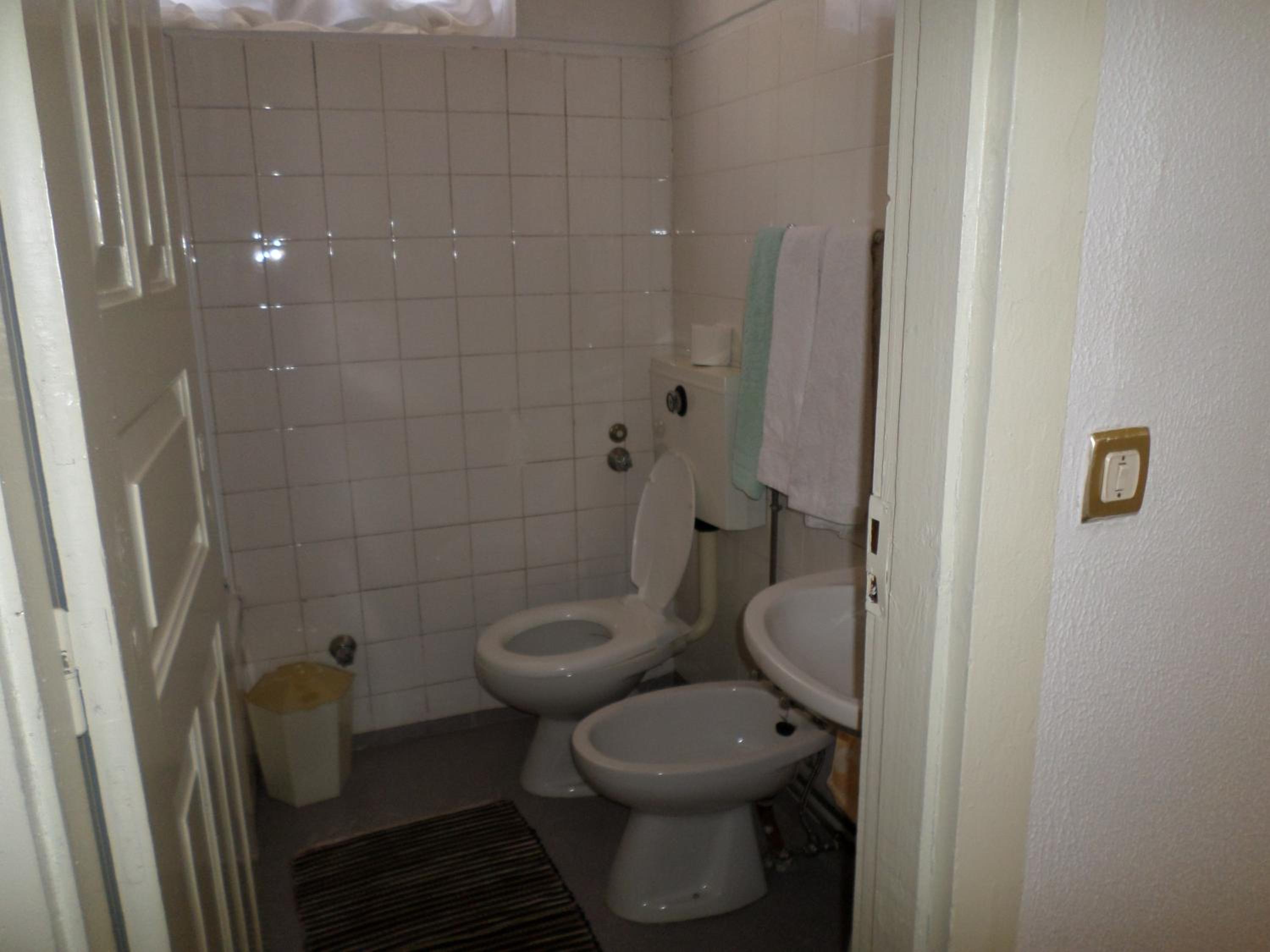 Double or Twin Room with Private Bathroom photo 2
