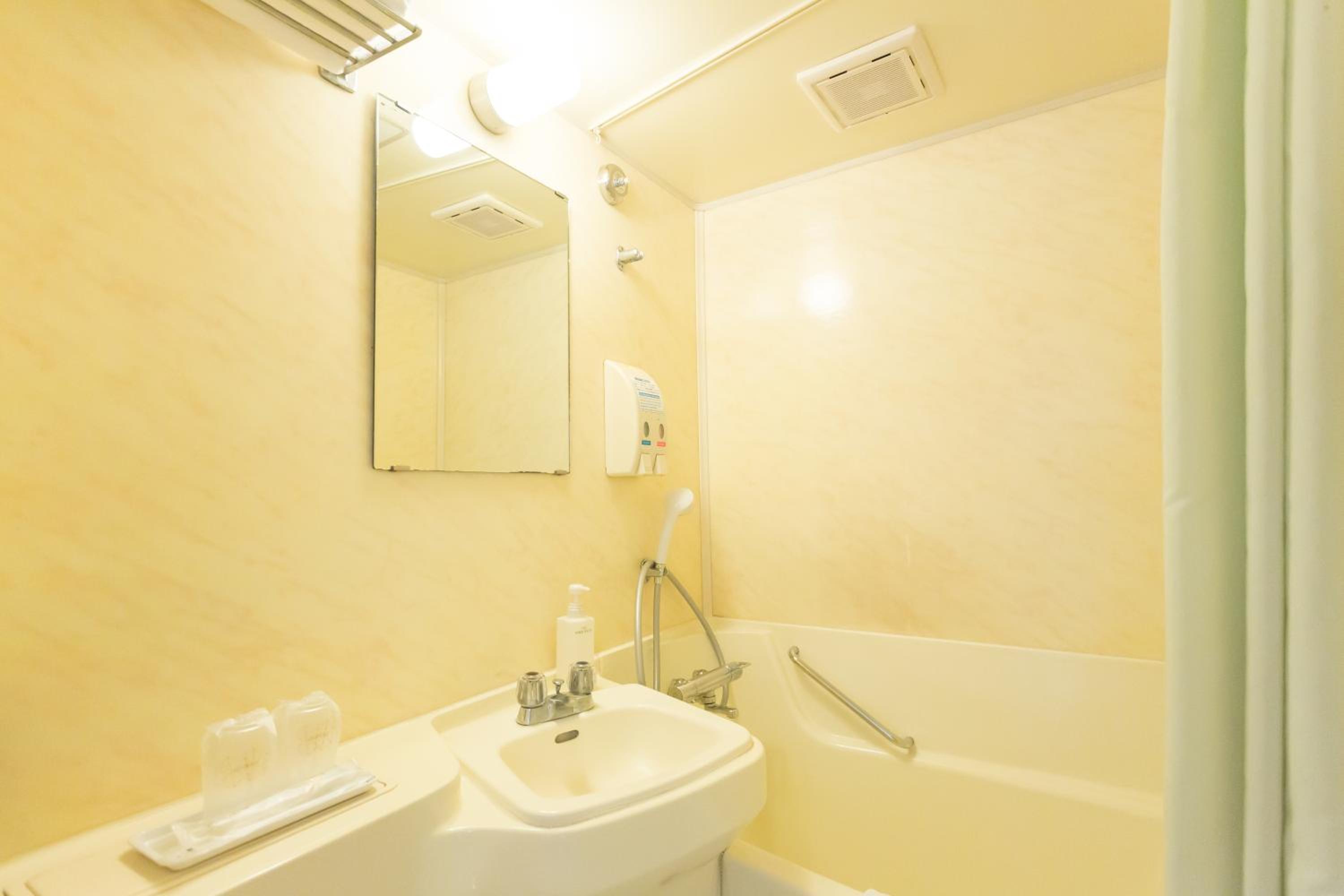 Standard Twin Room - Non Smoking photo 2
