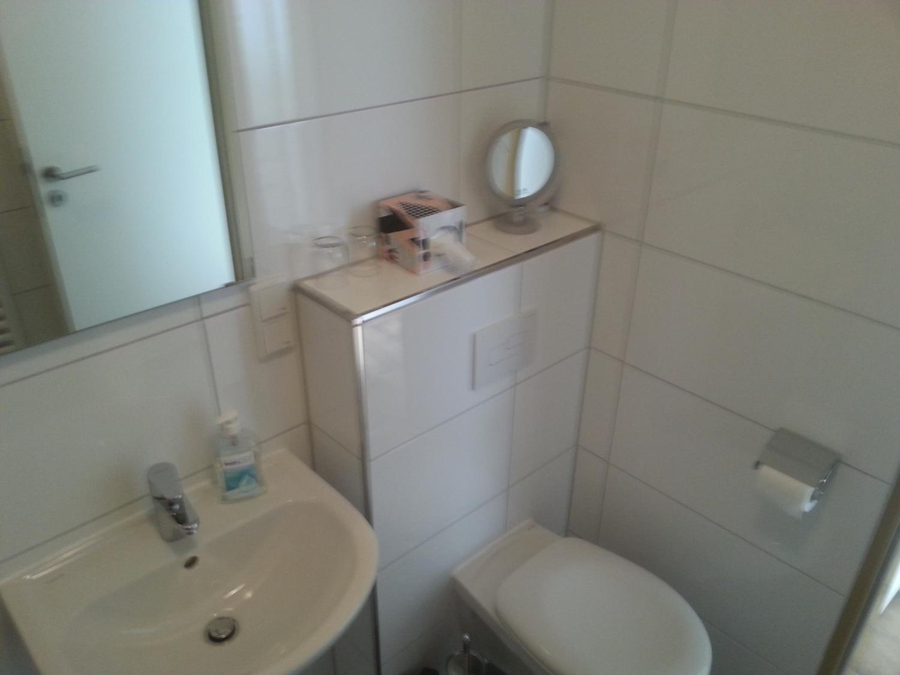 Apartment with Balcony - Photo 16