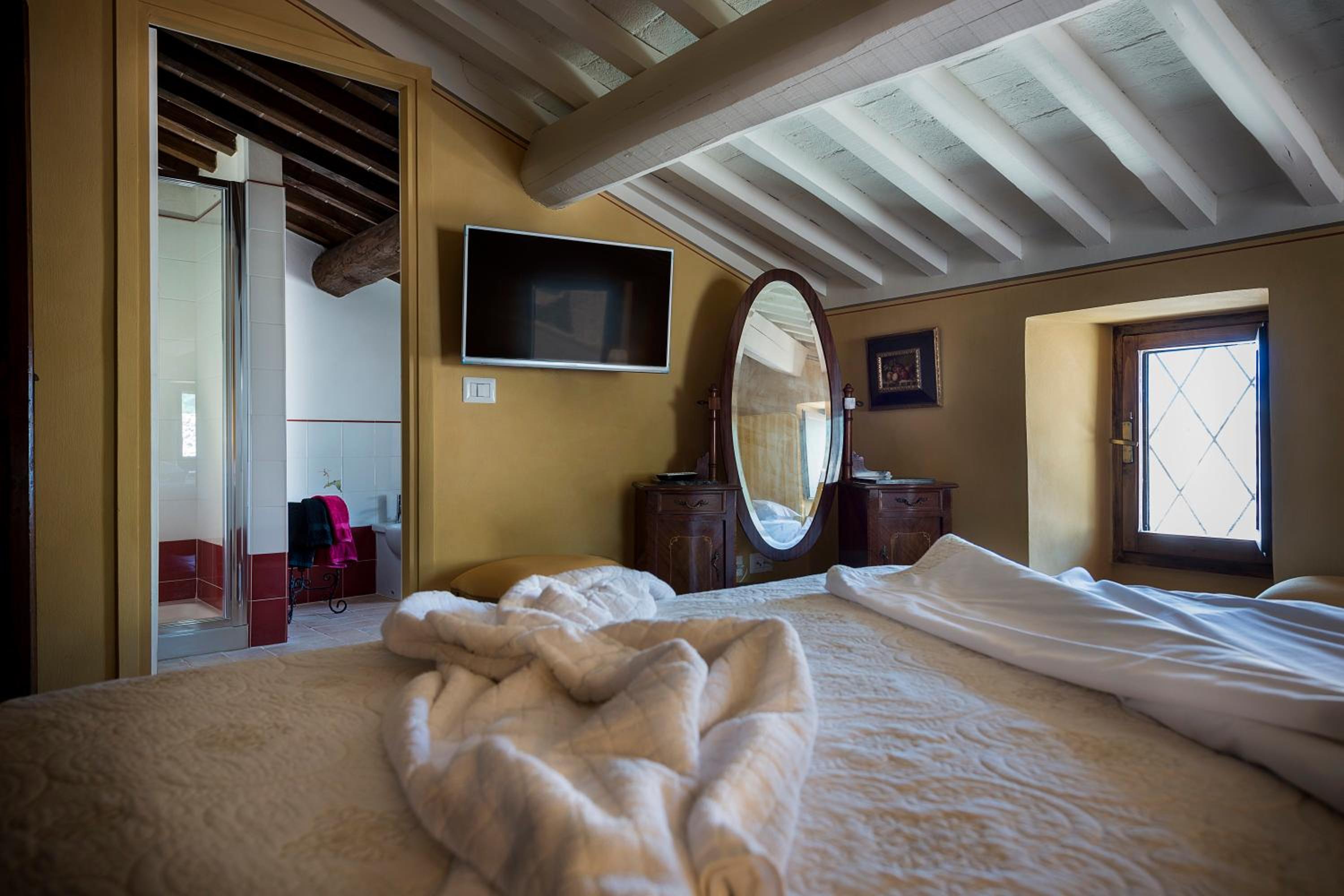 Deluxe Double or Twin Room (medieval castle) photo 3