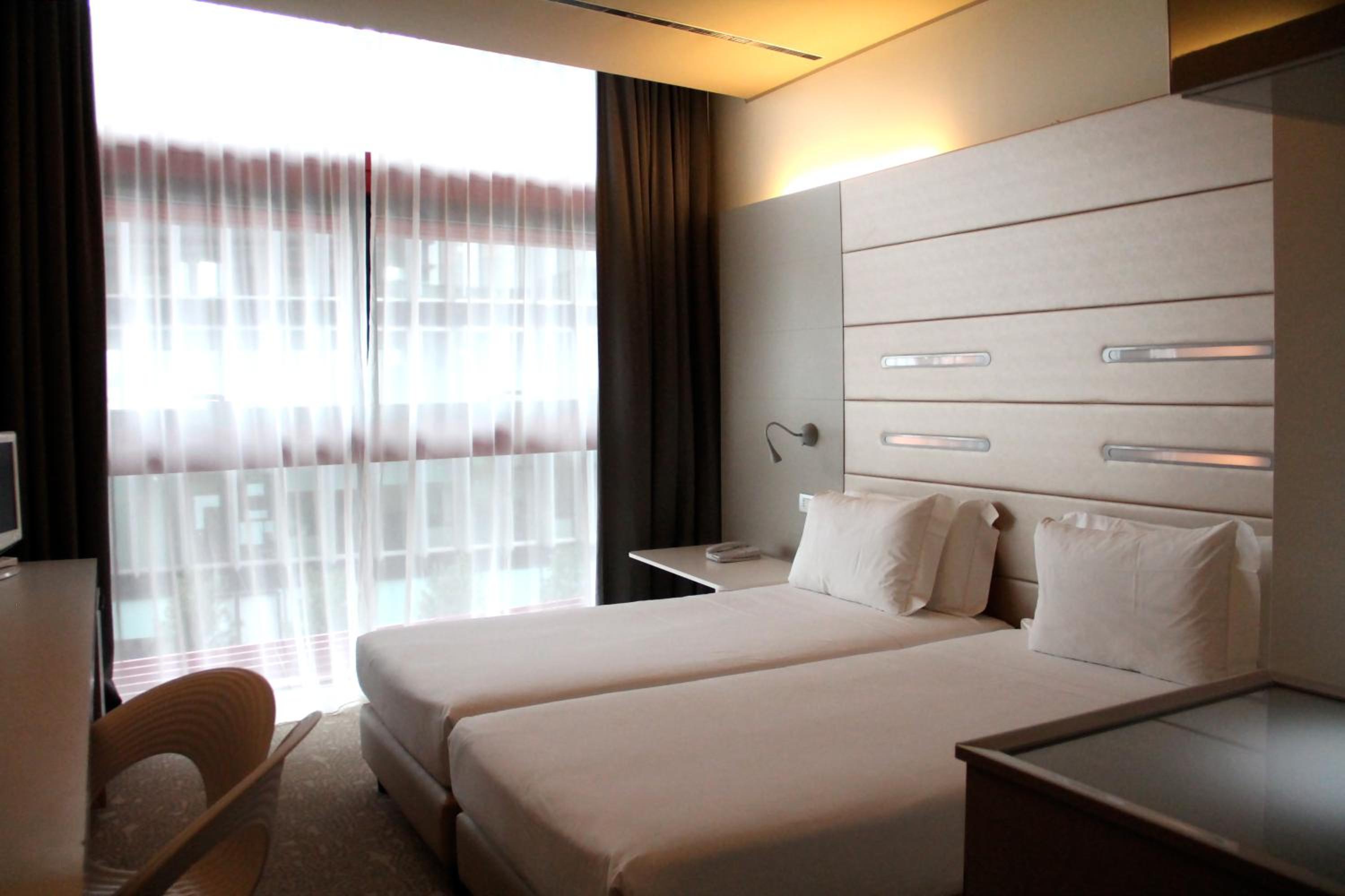Standard Twin Room - Photo 2