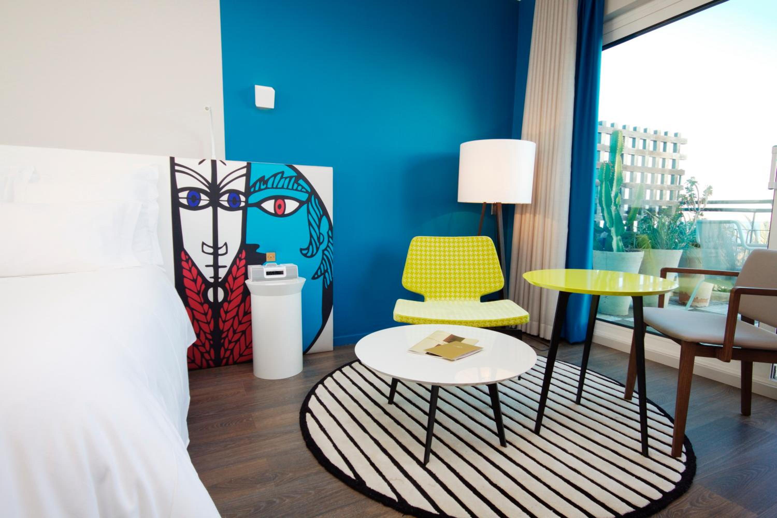 Double Room with Balcony and Sea View - Photo 3