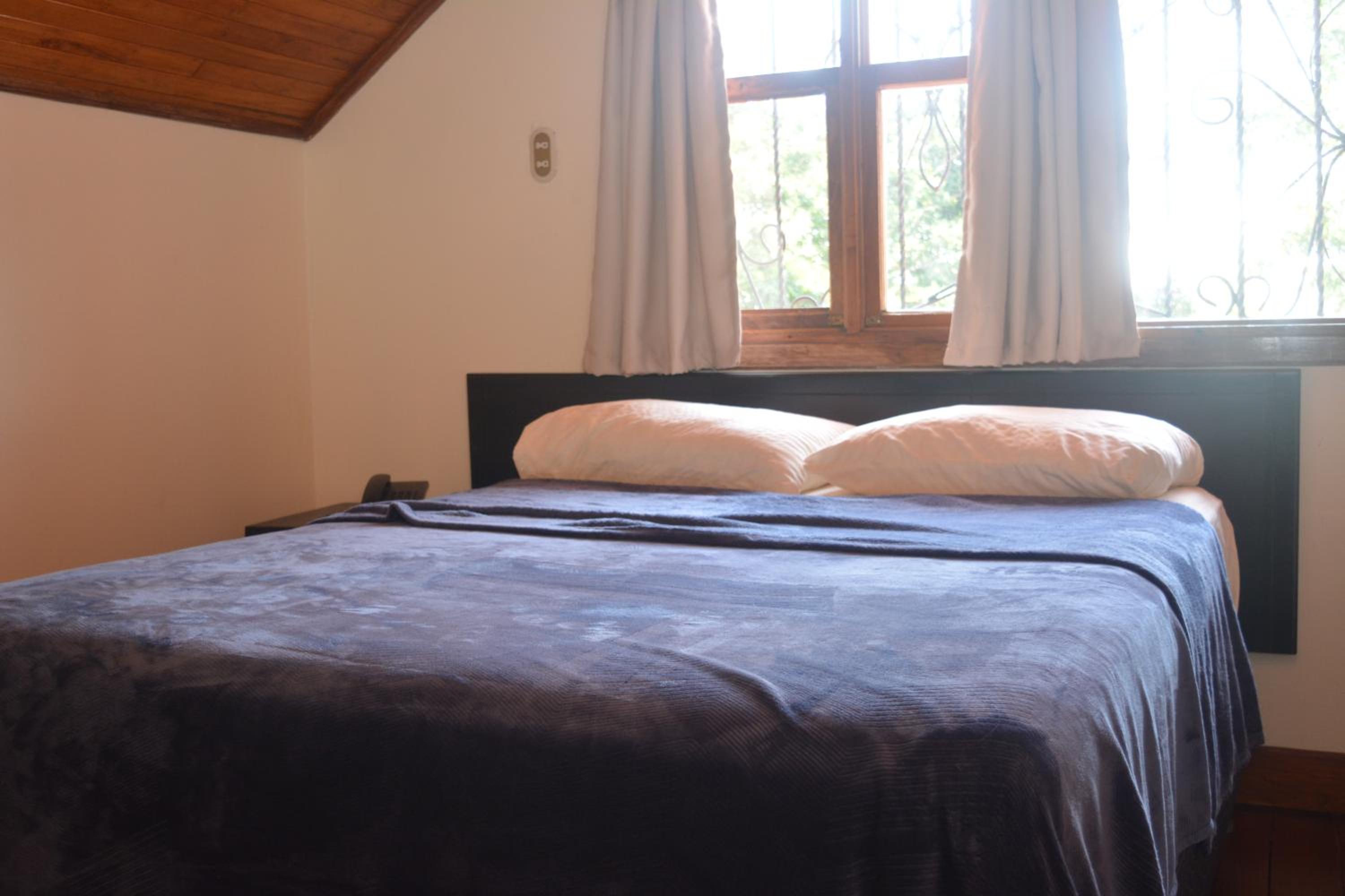 Queen Room photo 1