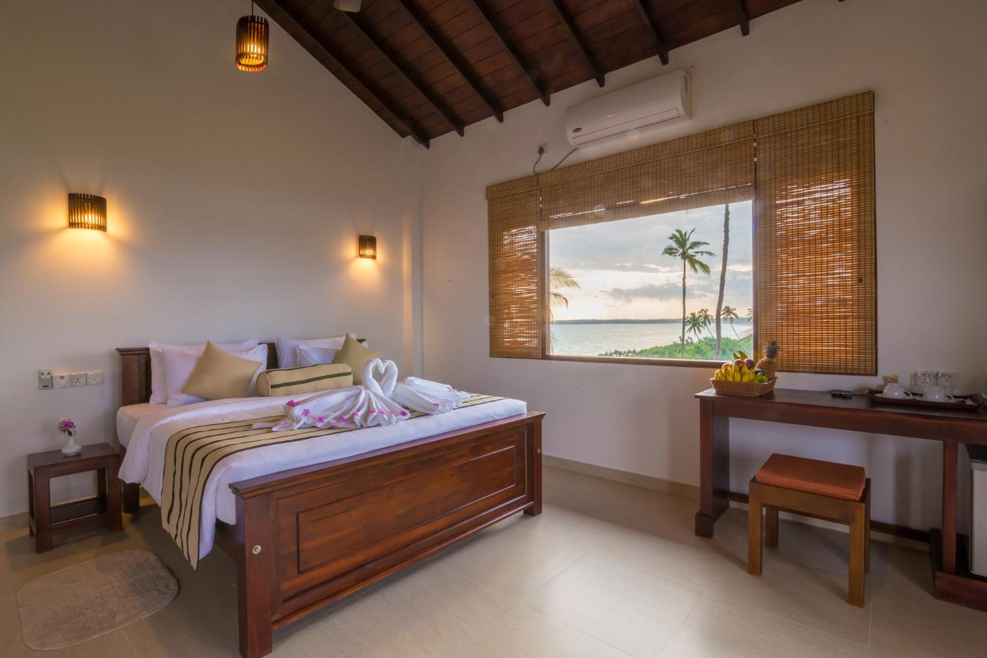 Deluxe Double or Twin Room with Sea View photo 3