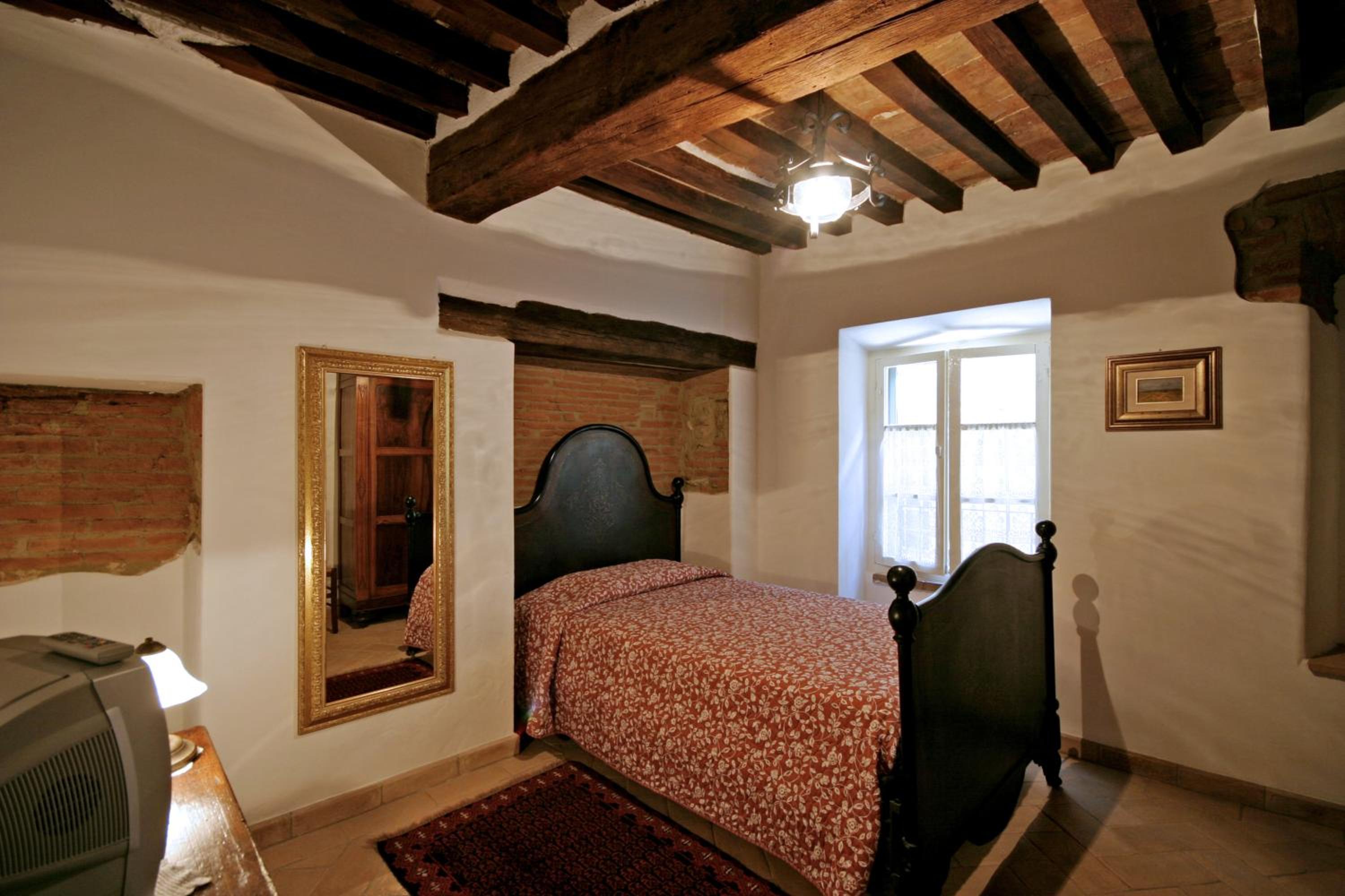 Single Room with Private Bathroom photo 1