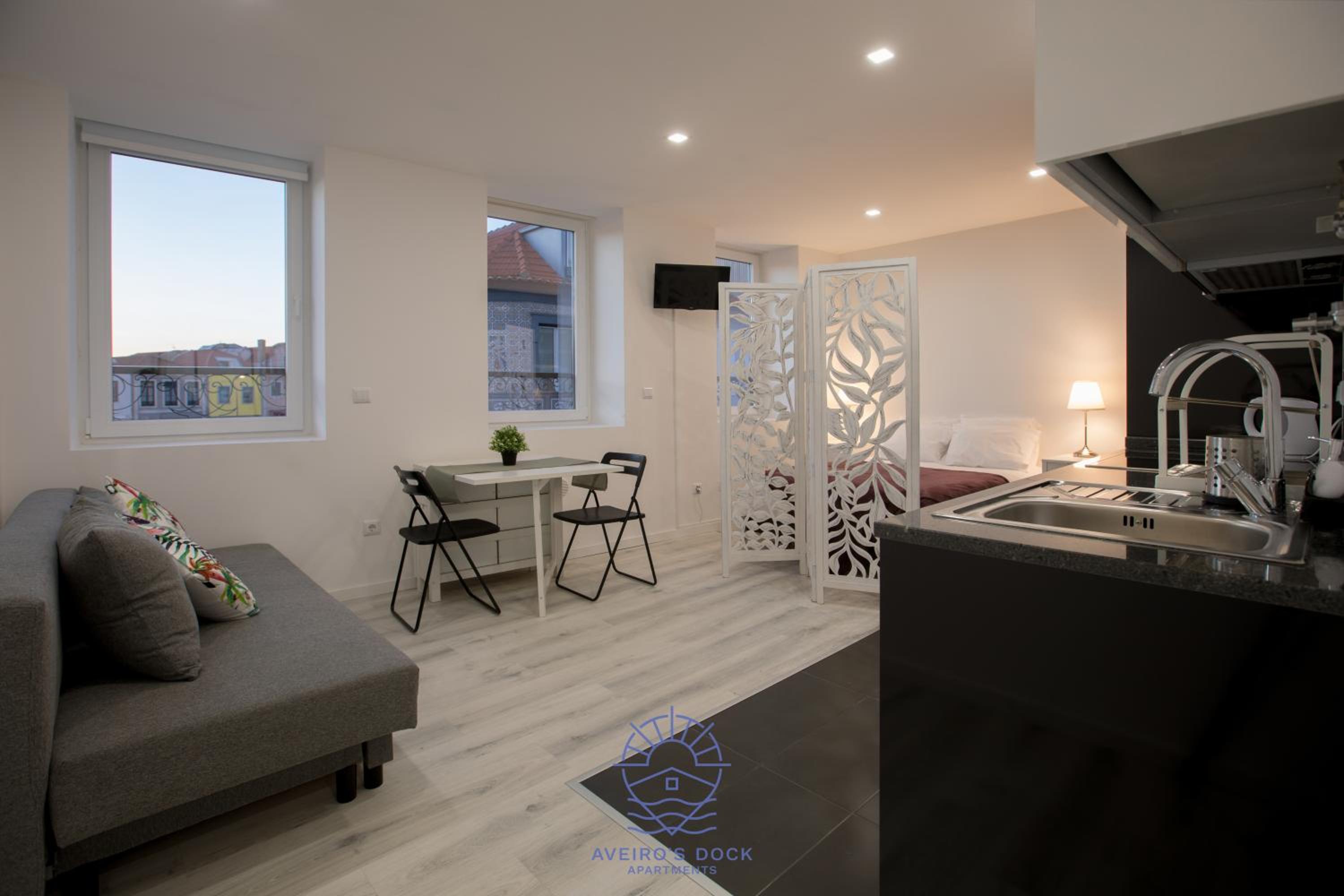 Studio Apartment - Photo 2