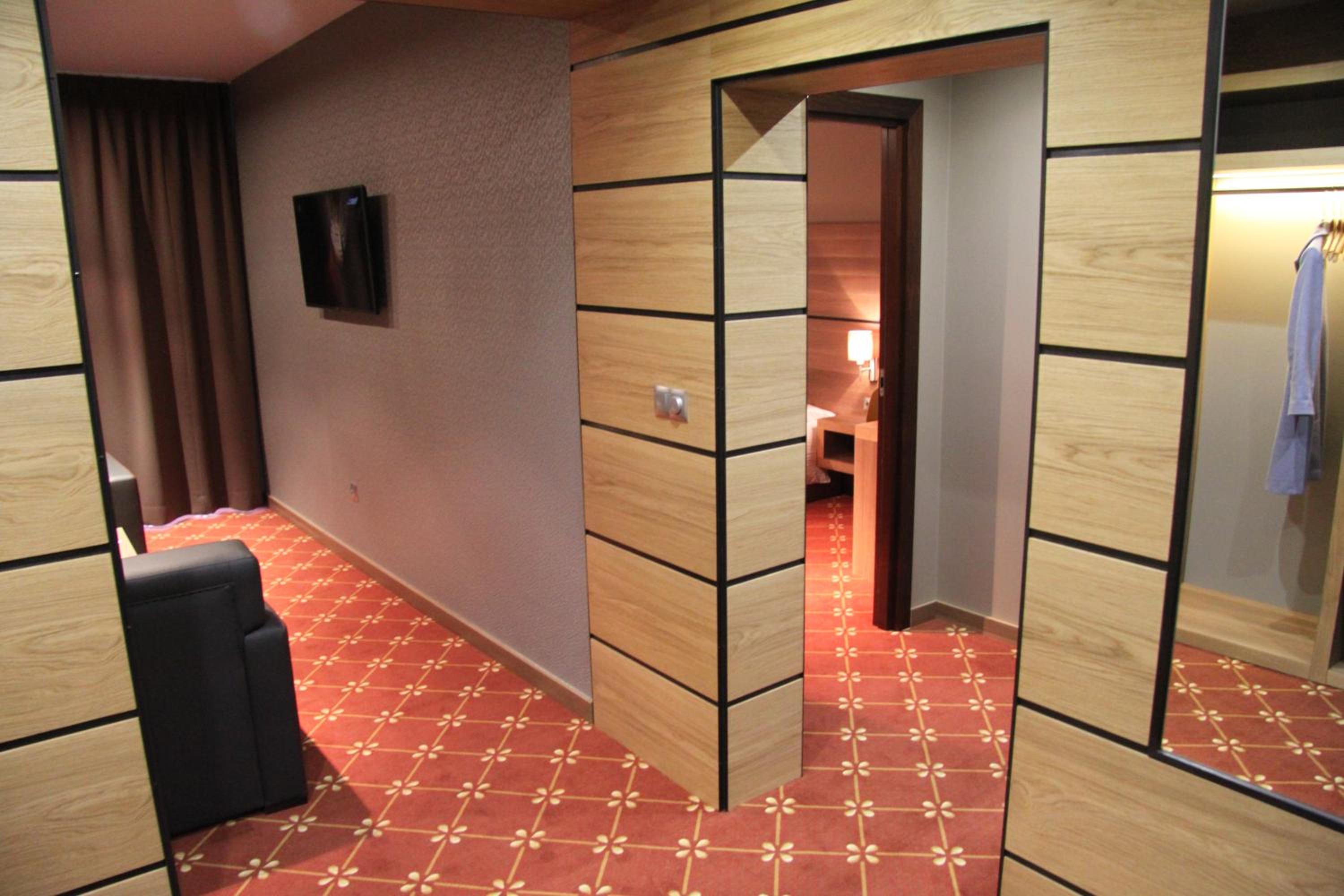 Suite - Photo 4