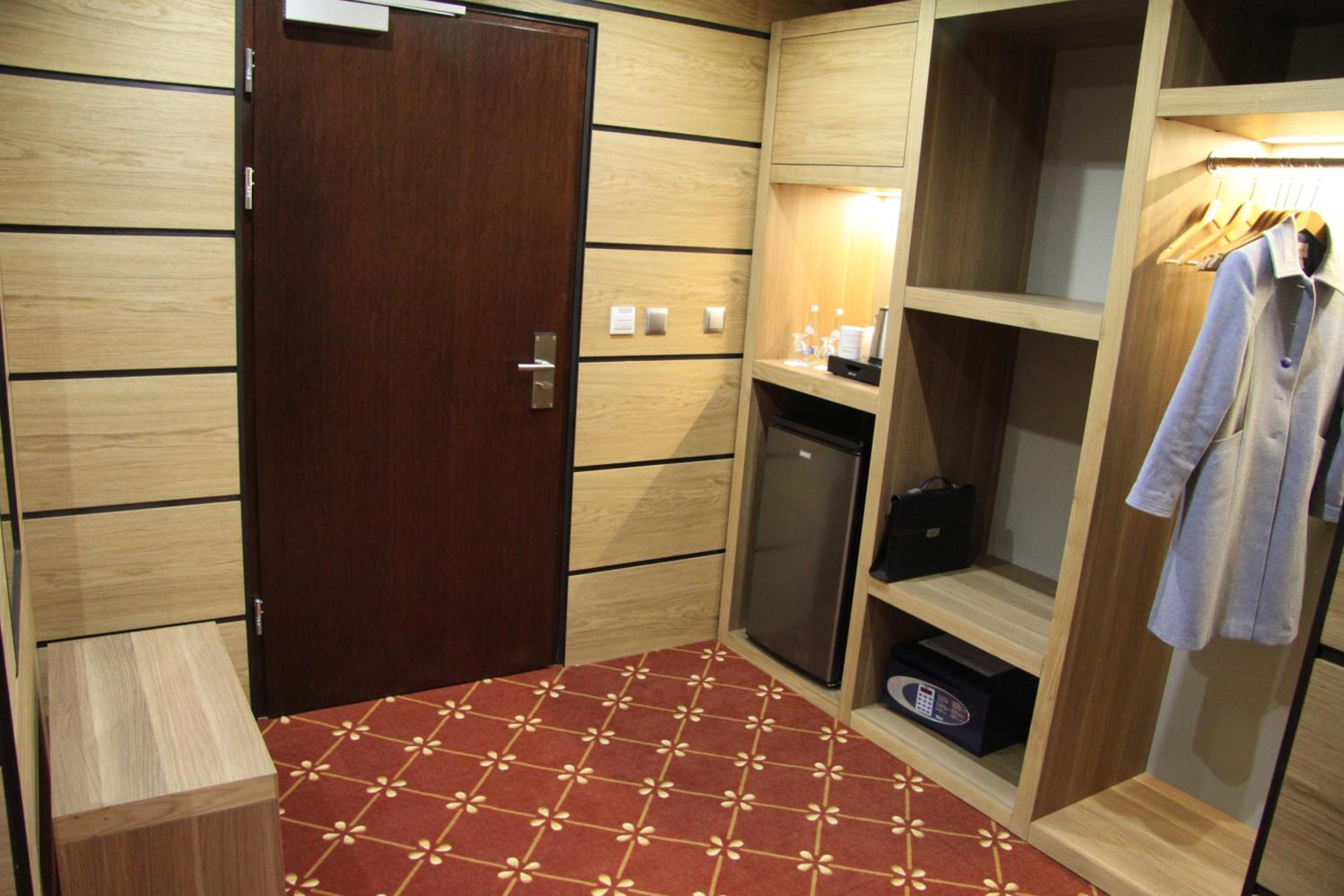 Suite - Photo 2