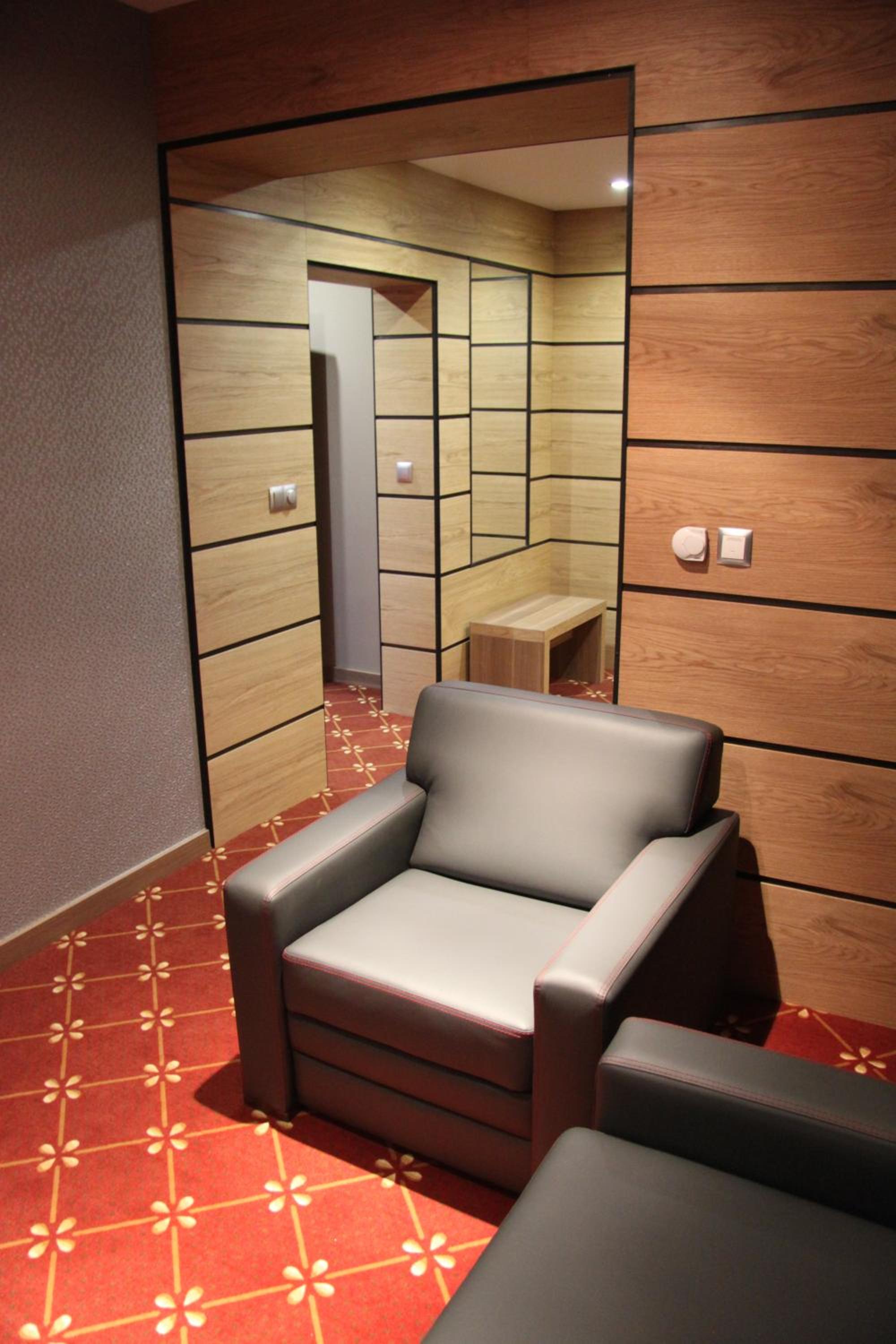 Suite - Photo 12