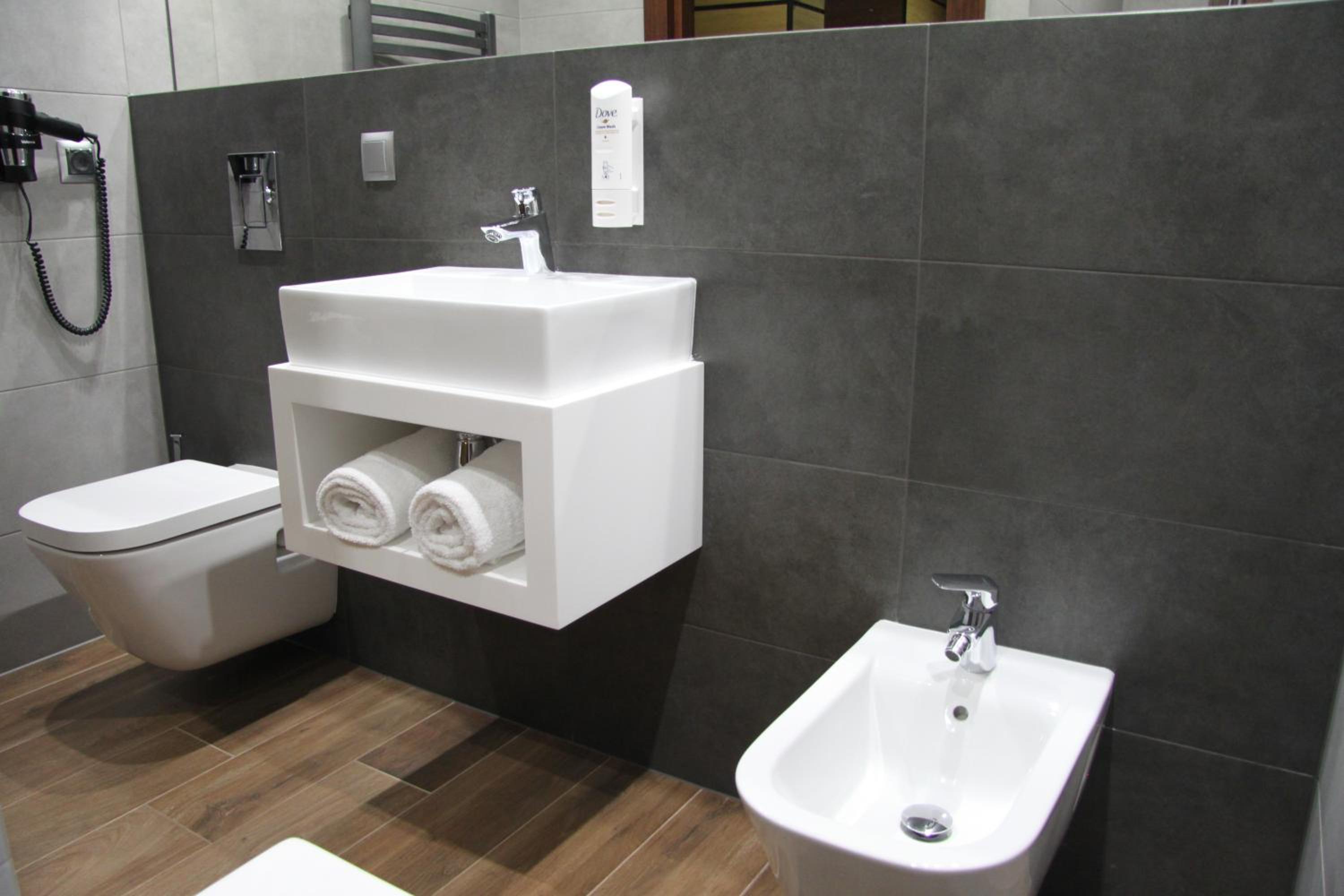 Suite - Photo 8