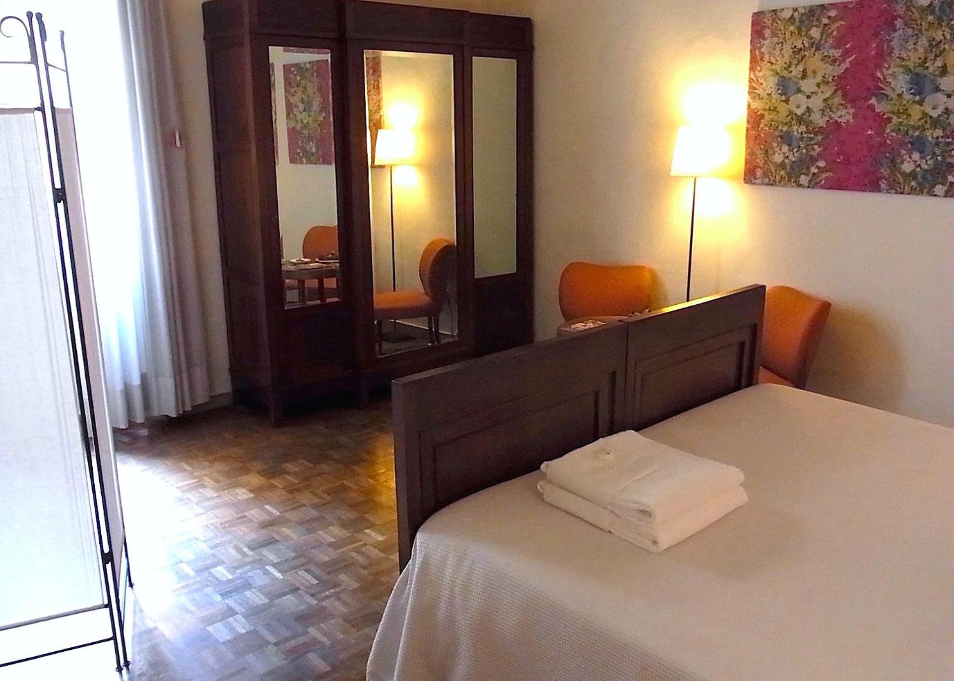 Standard Double Room with Shared Bathroom photo 3