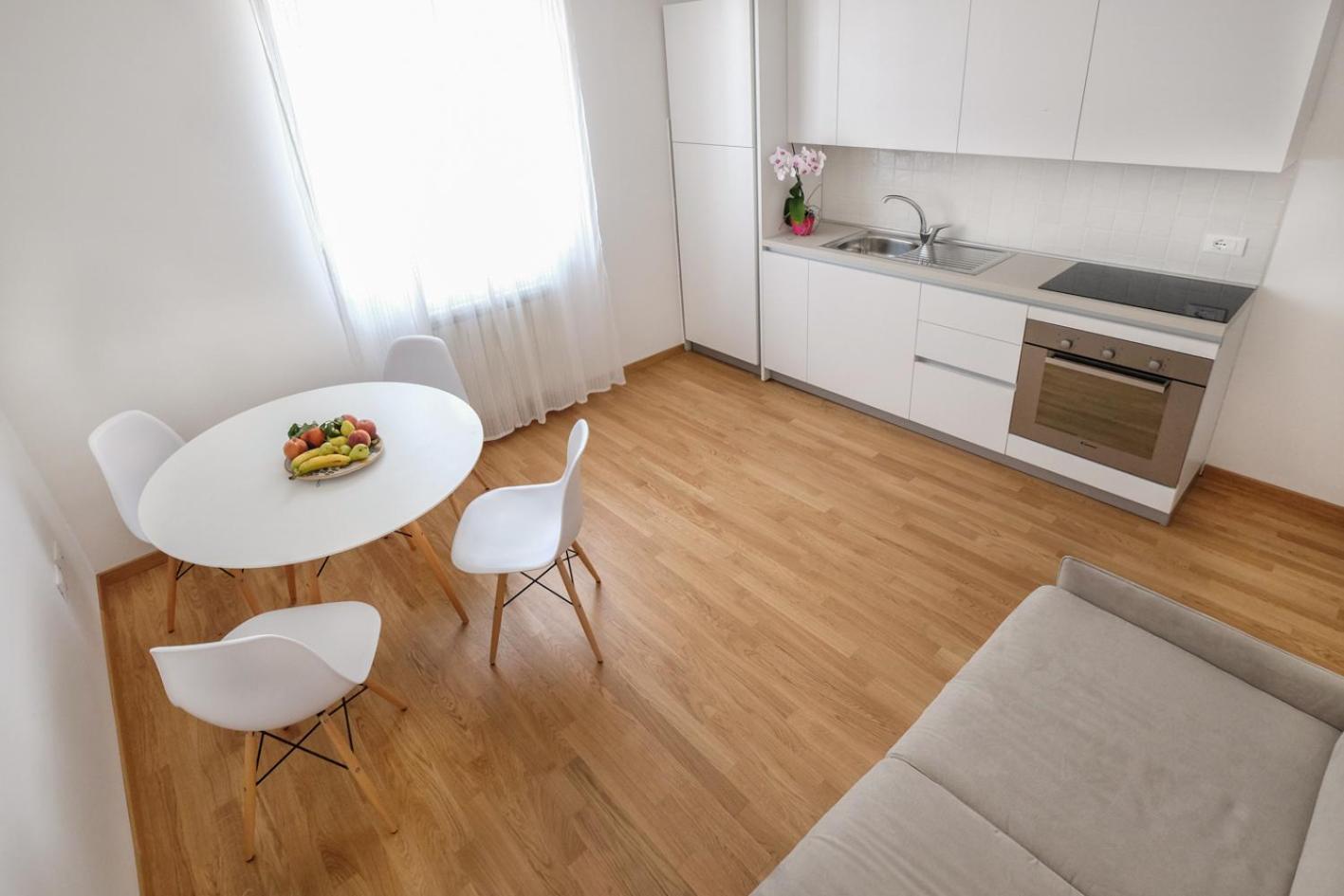 One-Bedroom Suite - Photo 5