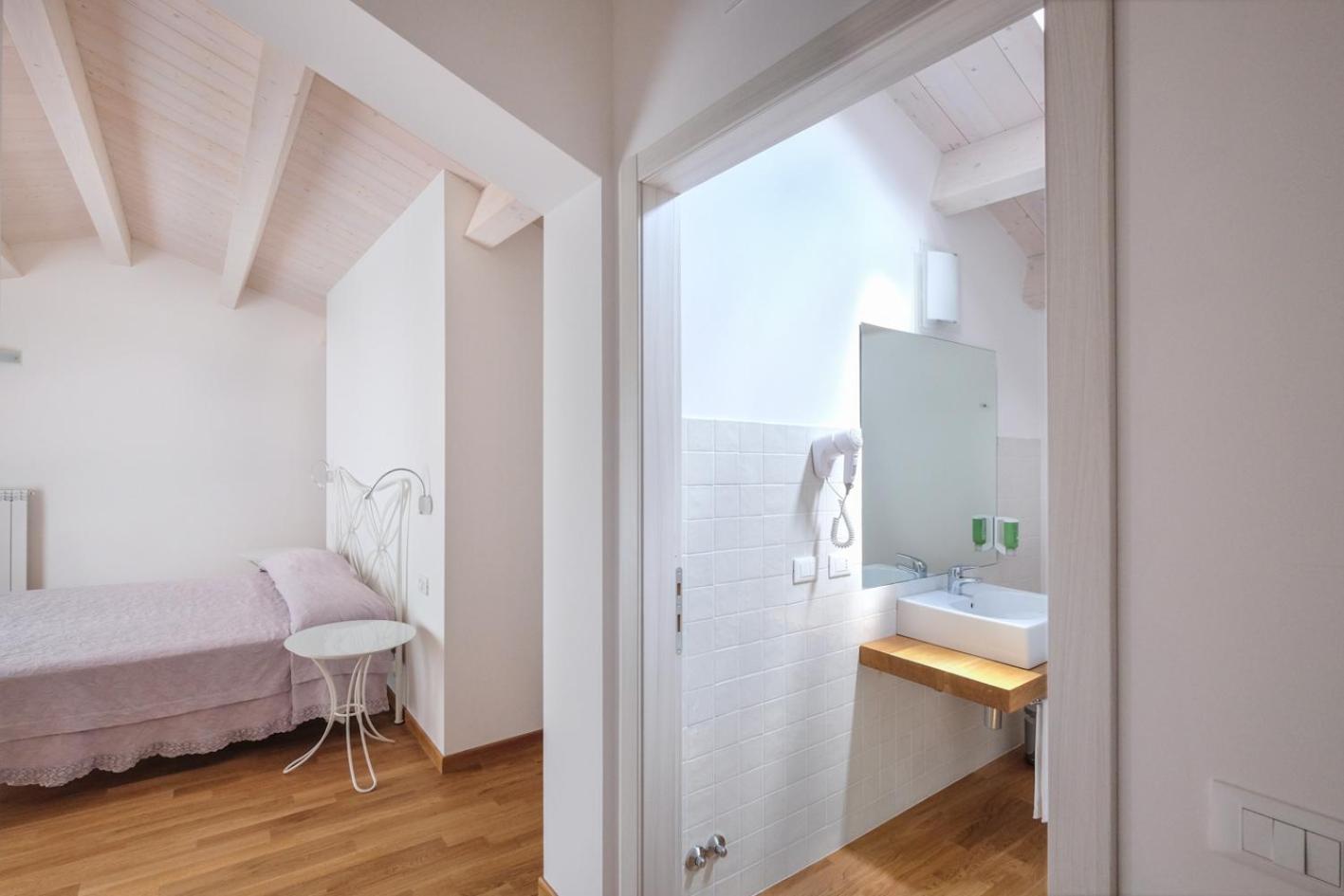 Double Room with Terrace - Photo 5