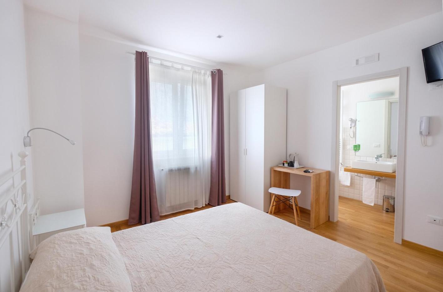 Double Room - Photo 1