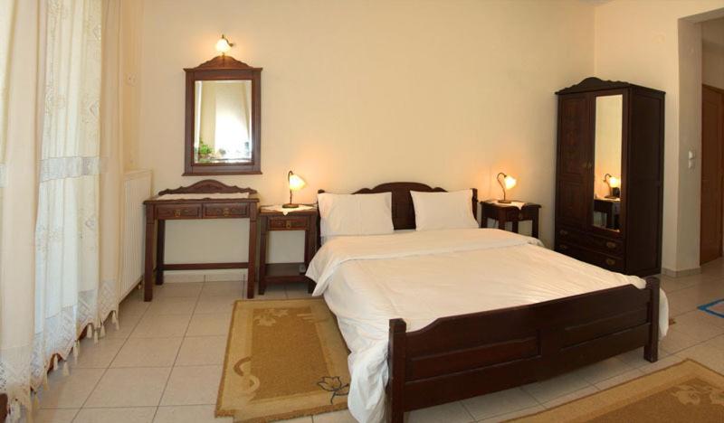 Double Room with Fireplace and Lake View photo 2