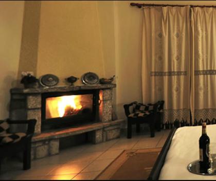 Double Room with Fireplace and Lake View photo 1