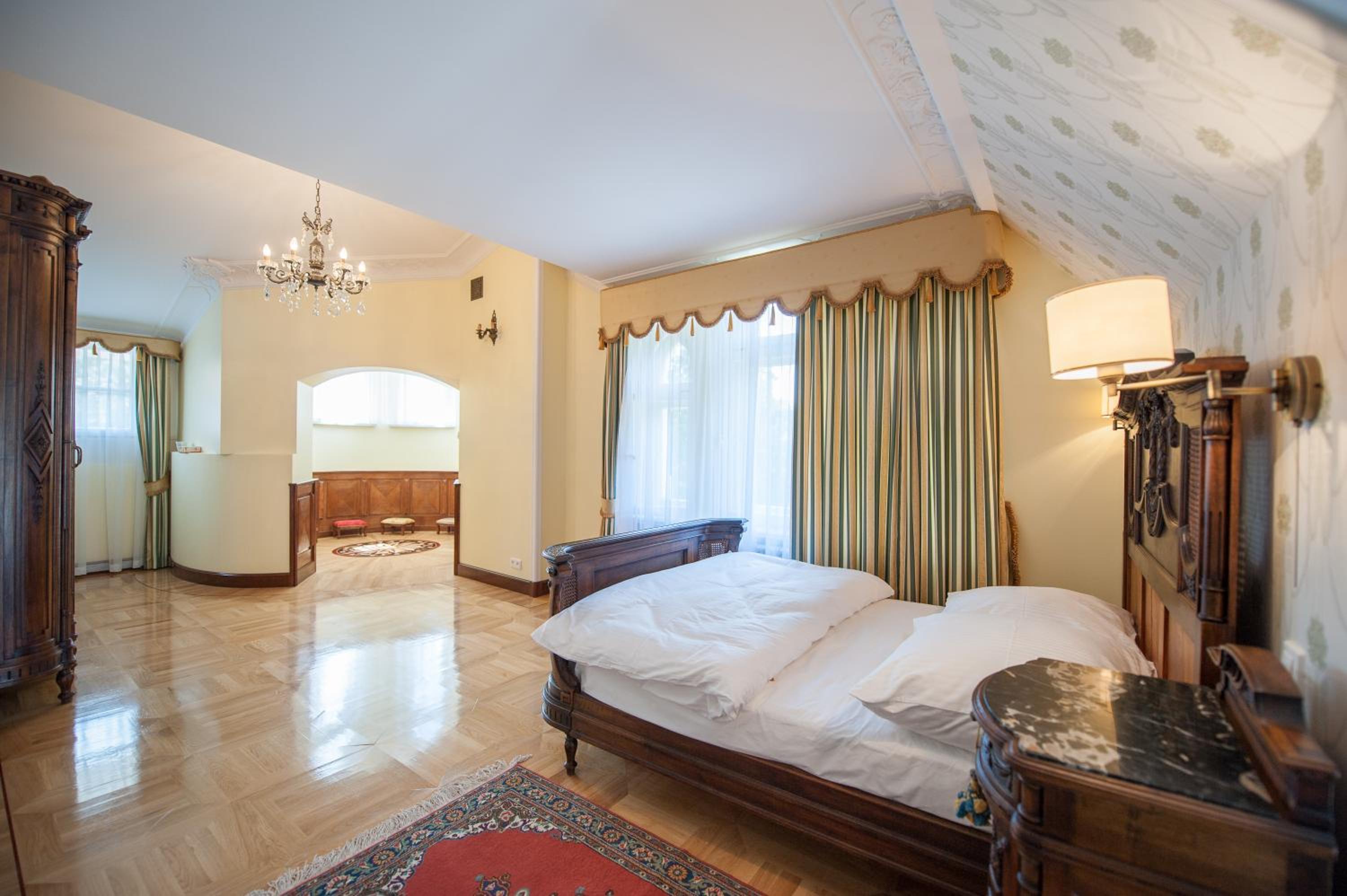 Executive Suite