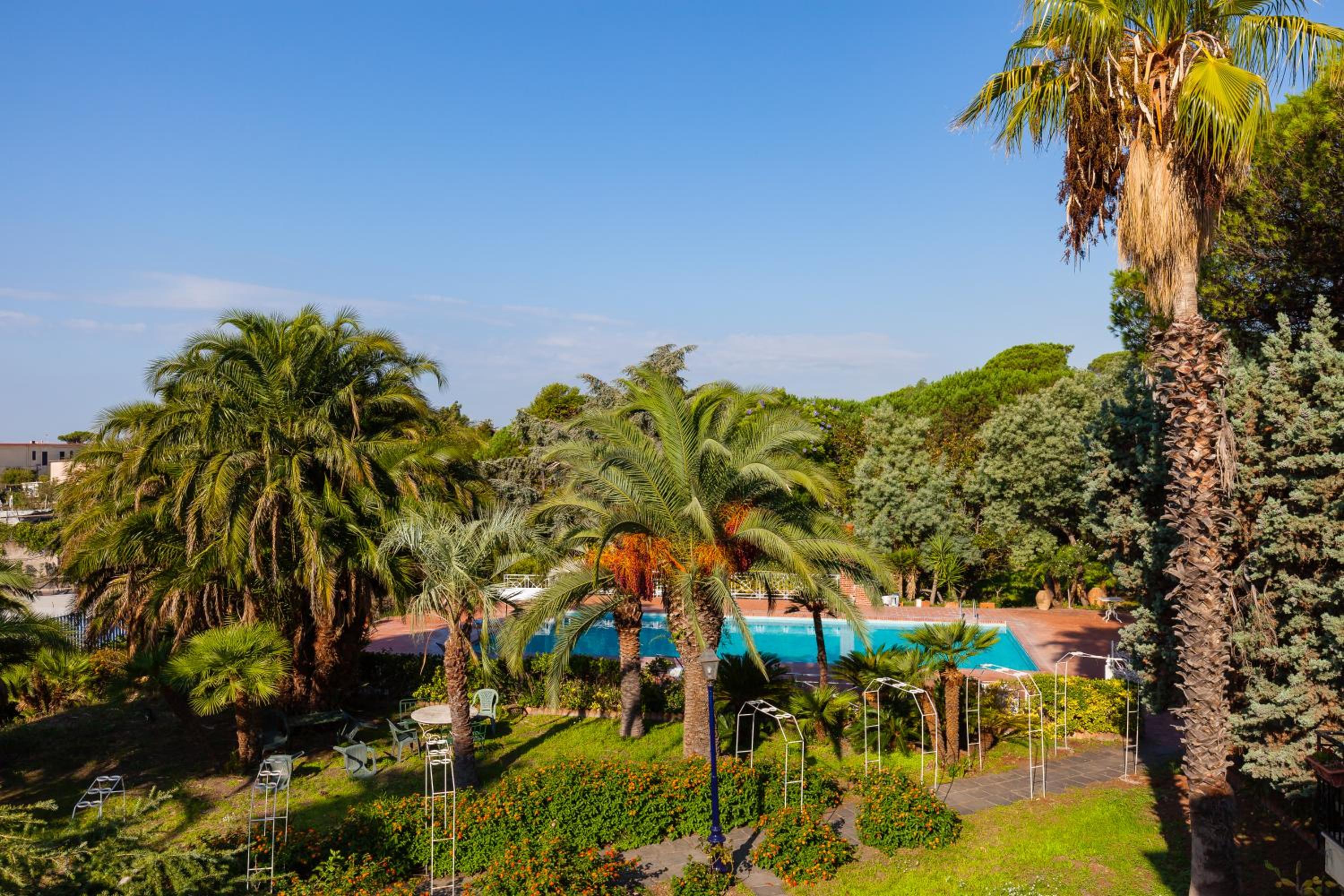 Deluxe Double or Twin Room with Sea View photo 3