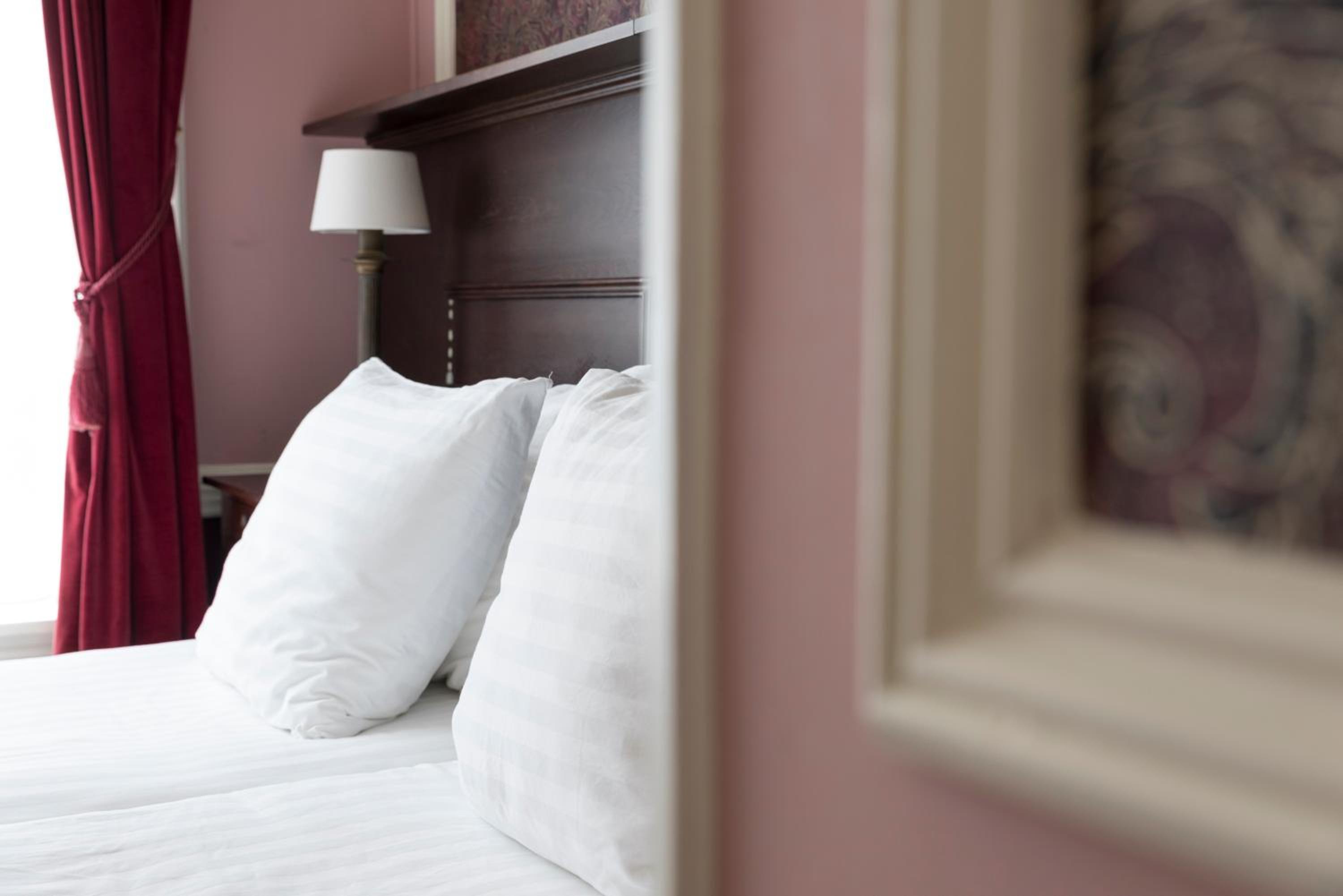Twin Room - Photo 13