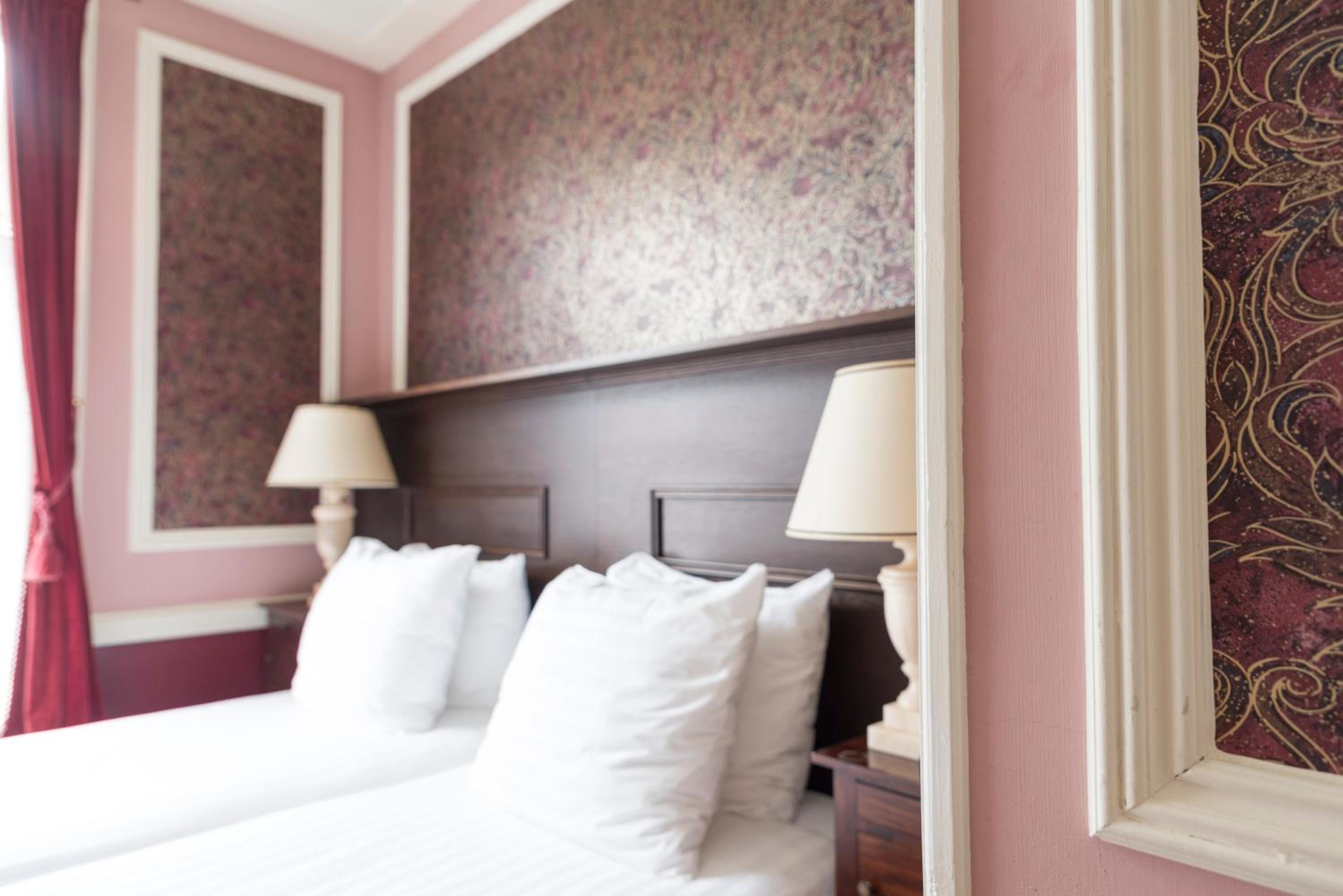 Twin Room - Photo 16