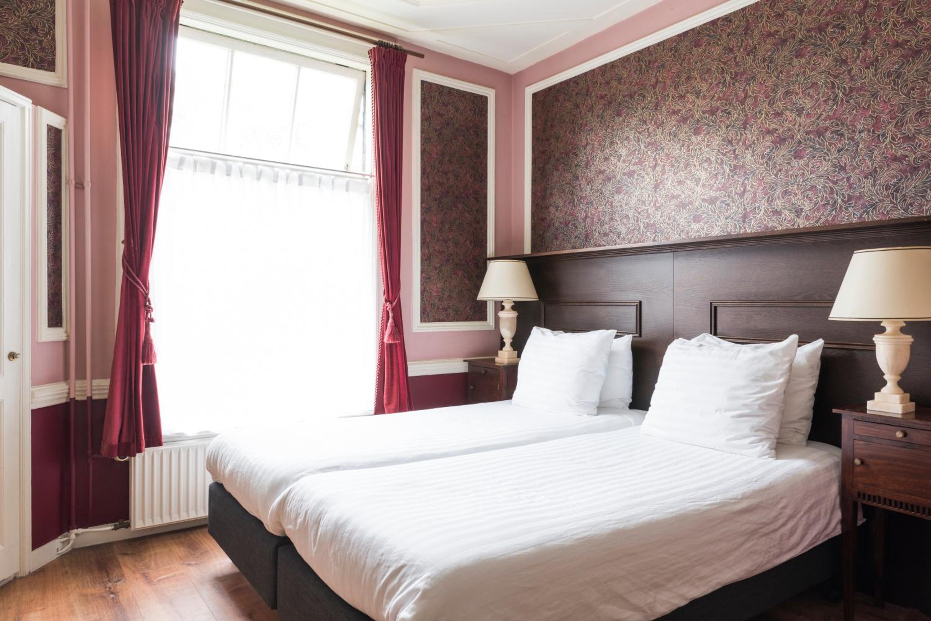 Twin Room - Photo 18