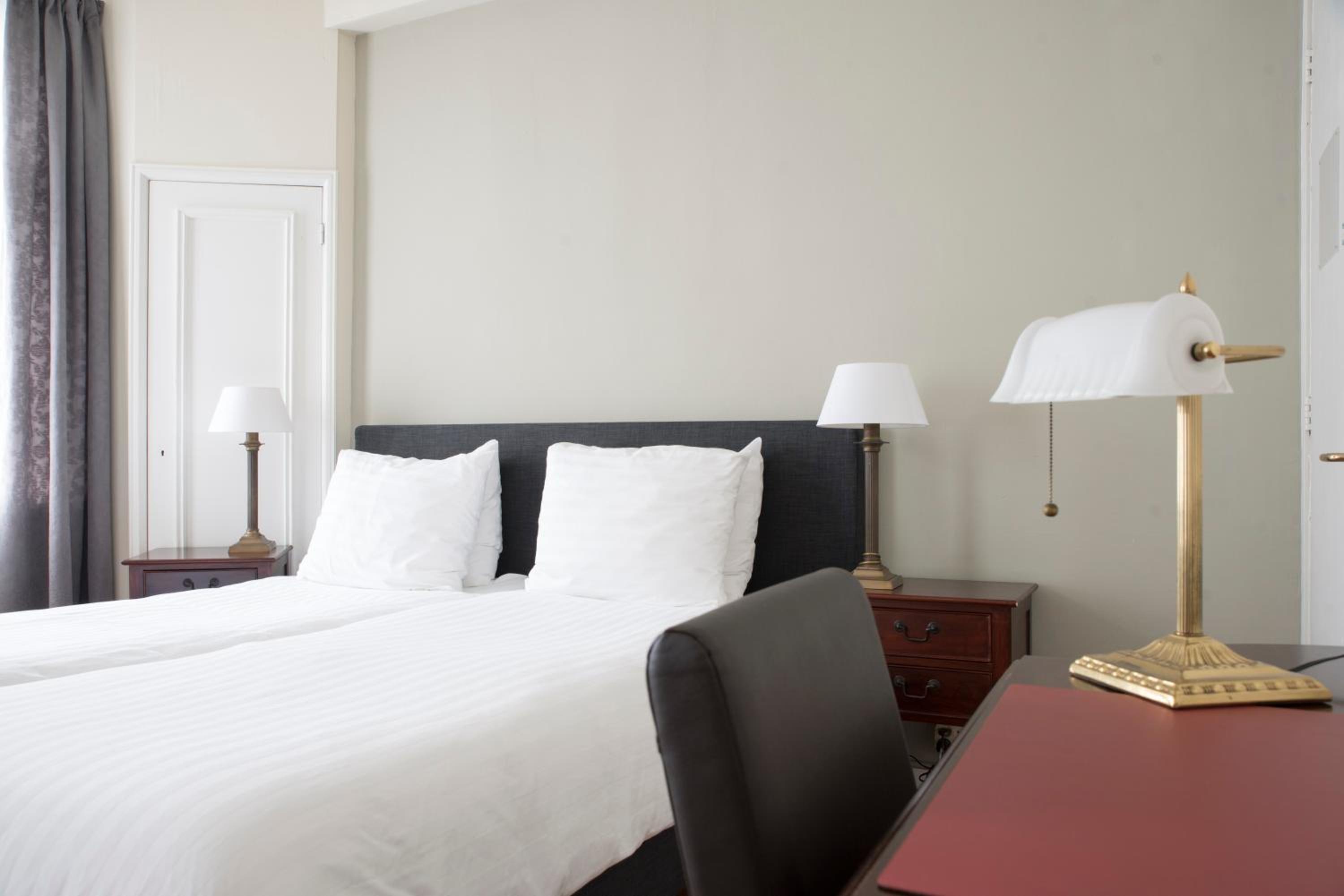 Twin Room - Photo 3