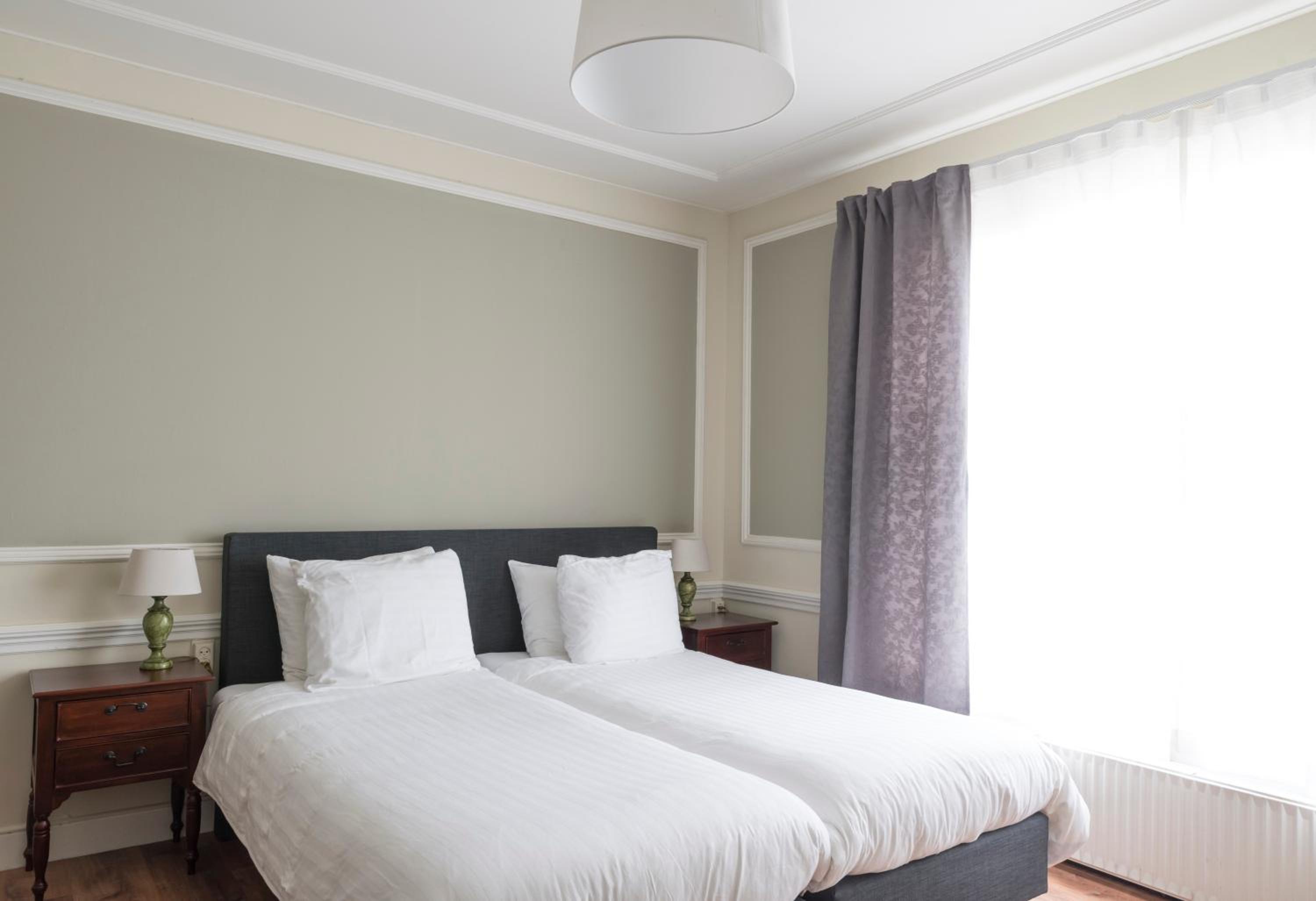 Twin Room - Photo 12